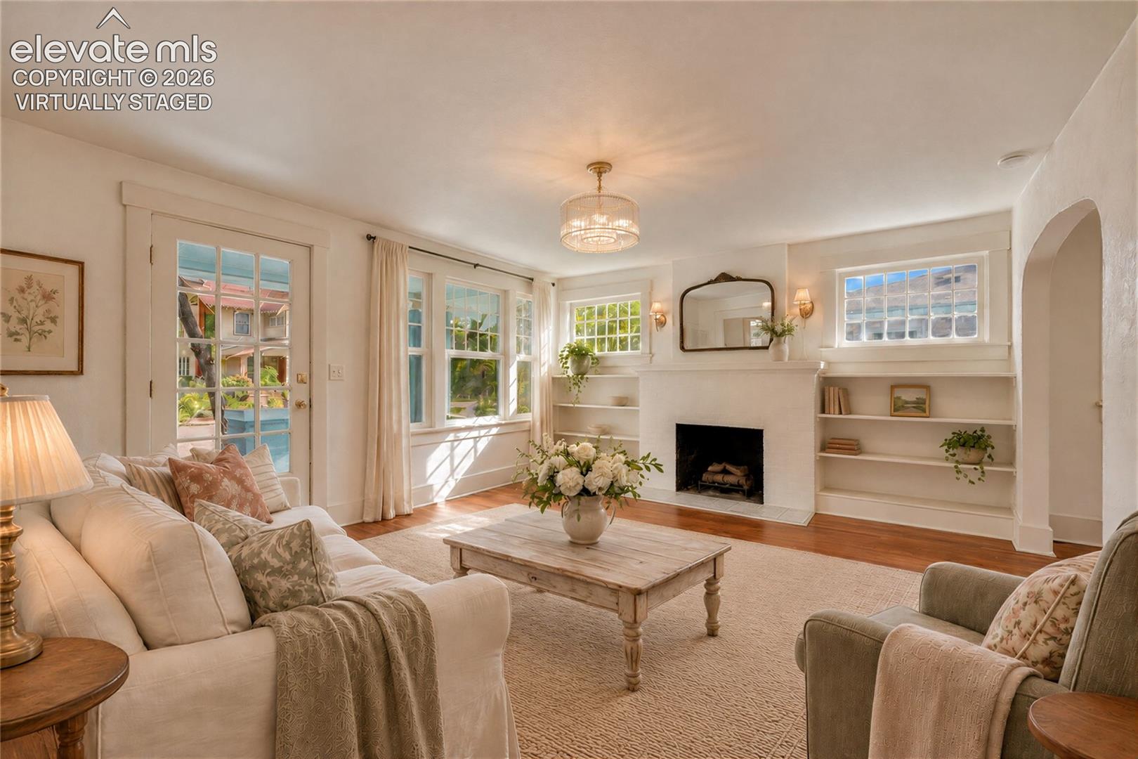 Listing photo 8 for 209 E Washington Street