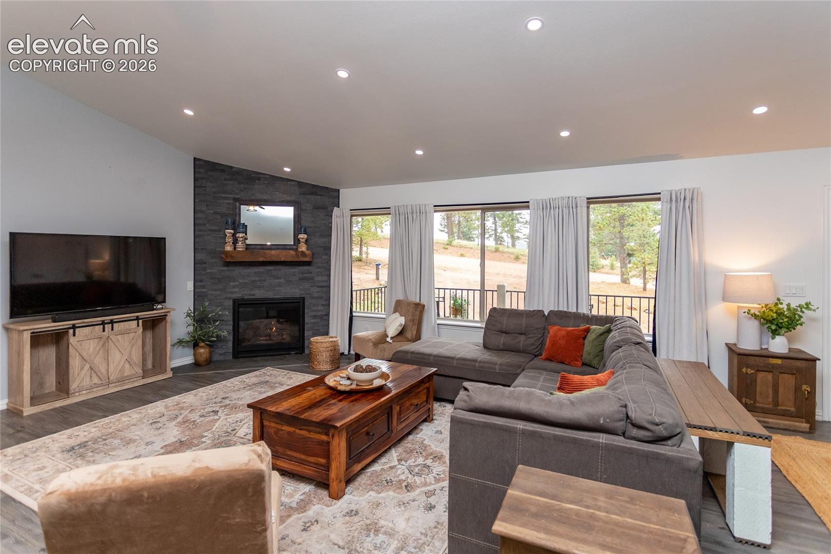 Listing photo 22 for 1427 N Mountain Estates Road