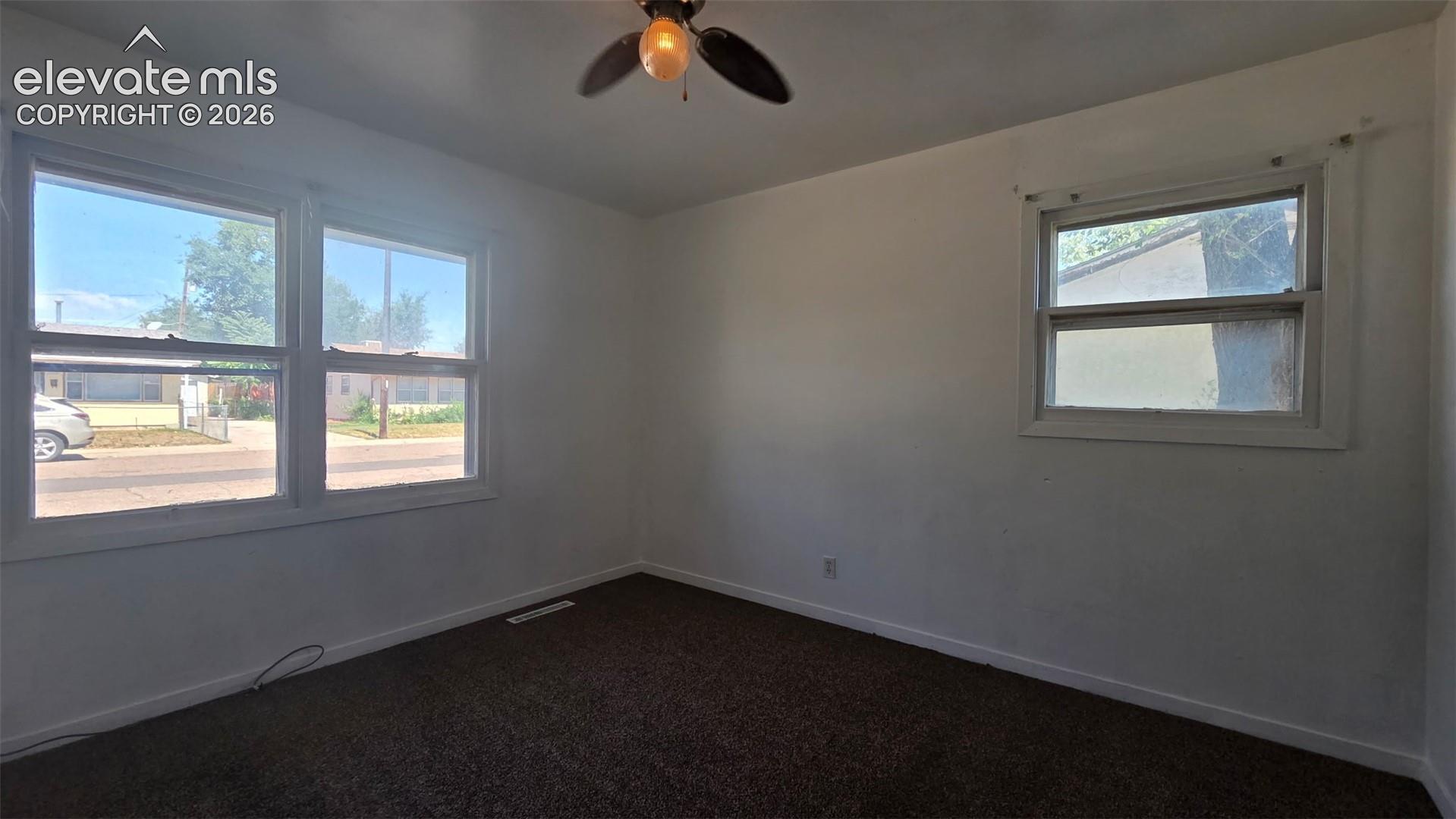 Listing photo 9 for 2640 Forsythia Street