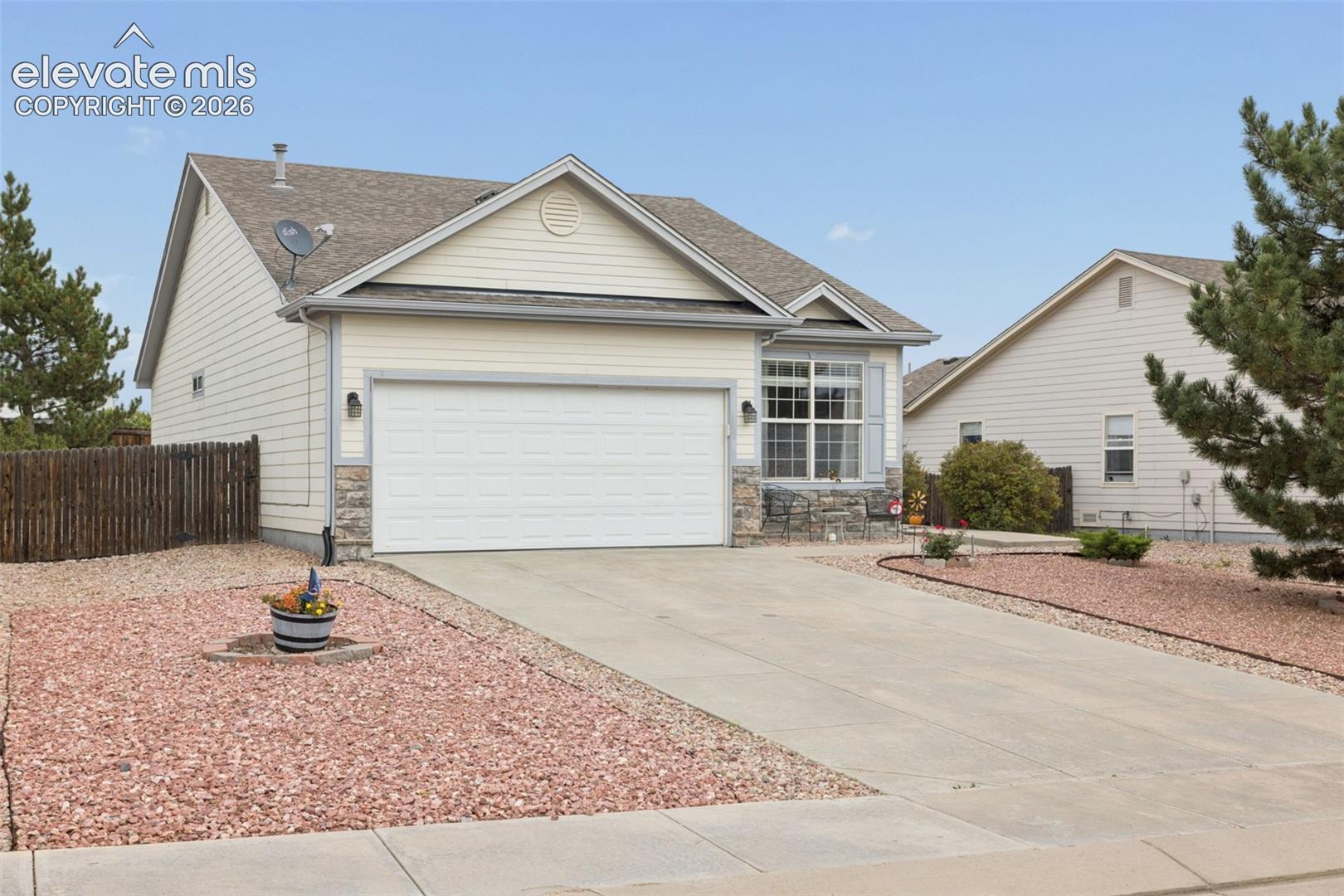 Listing photo 2 for 9351 Bethpage Road