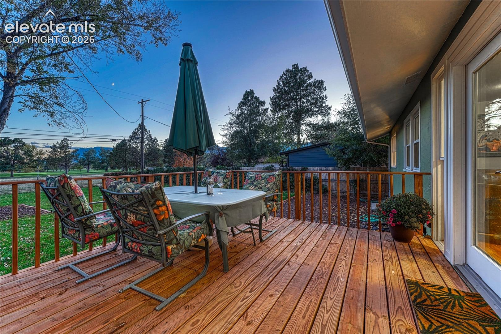 Listing photo 28 for 1221 E Madison Street