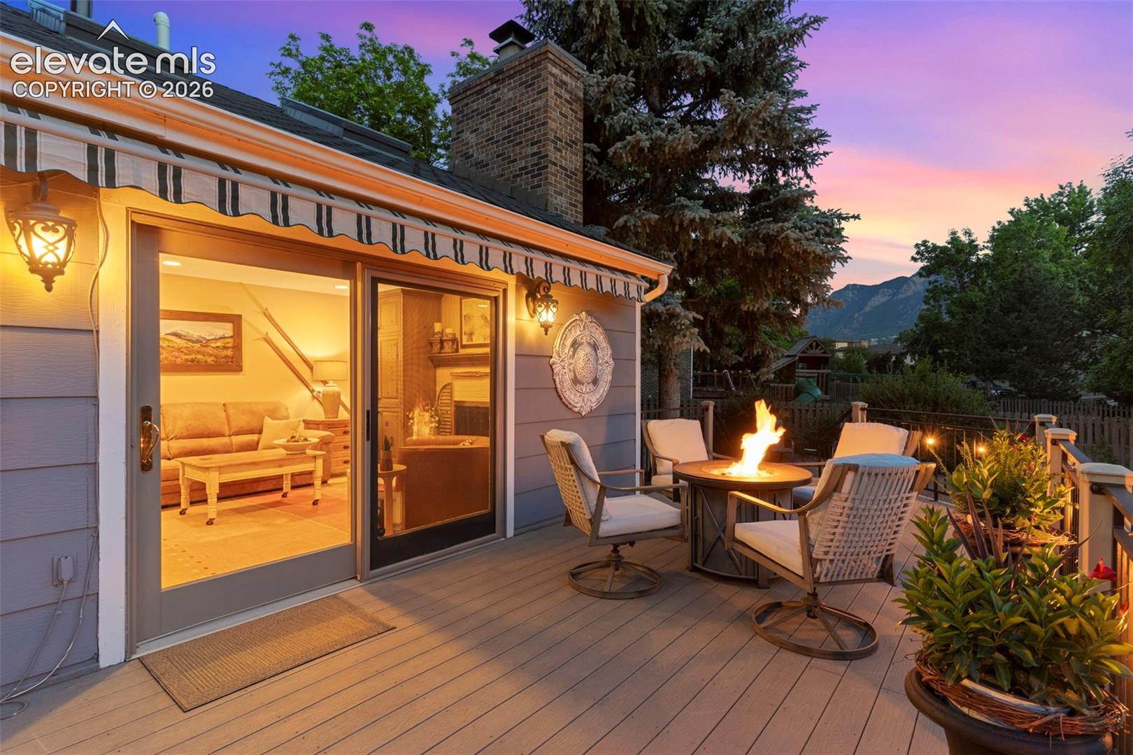 Listing photo 47 for 216 W Cheyenne Mountain Boulevard