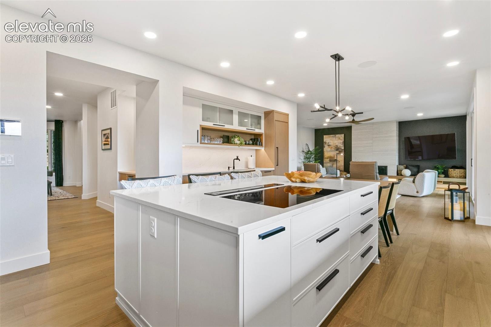 Listing photo 10 for 17270 Colonial Park Drive