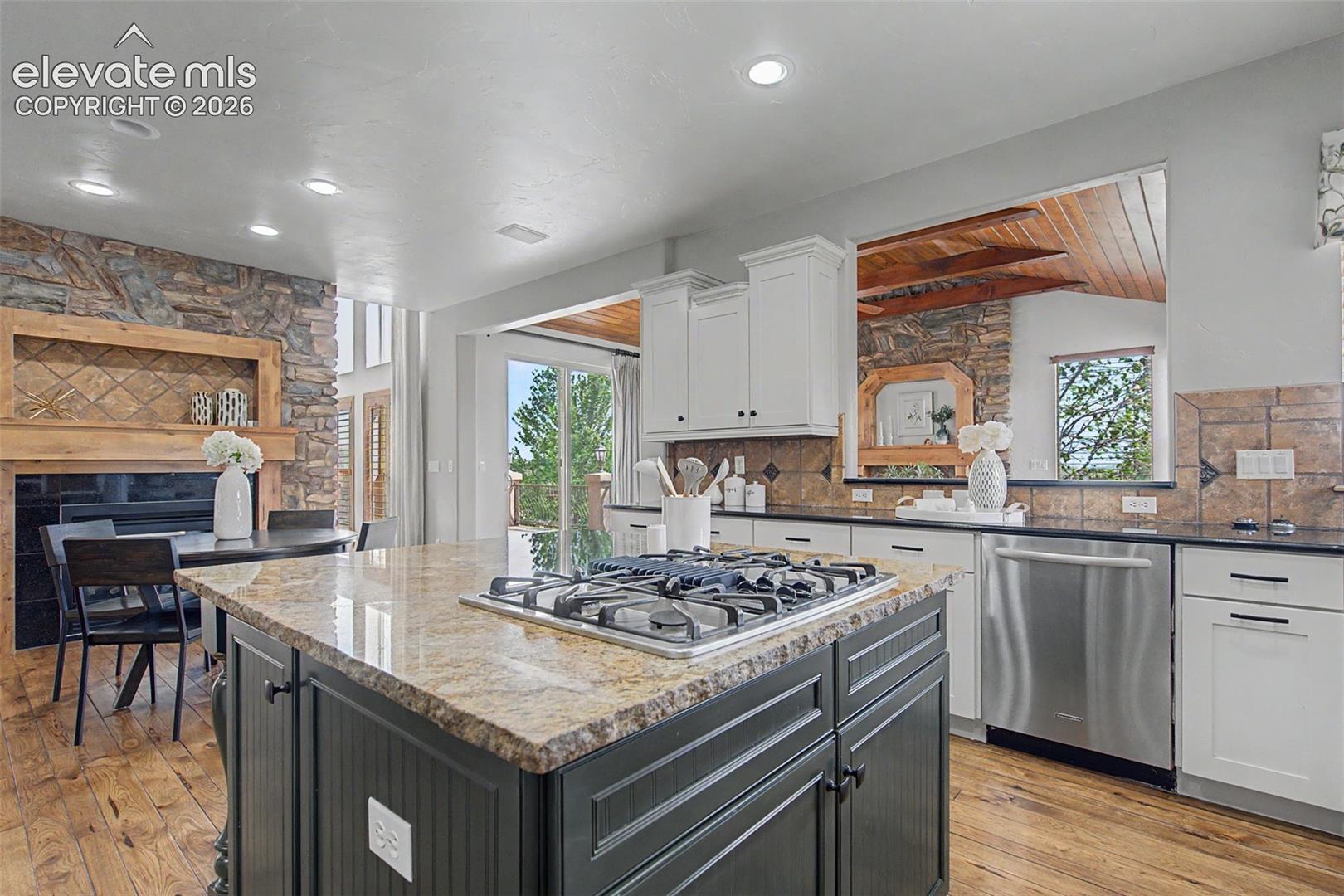 Listing photo 16 for 1077 Crystal Basin Drive