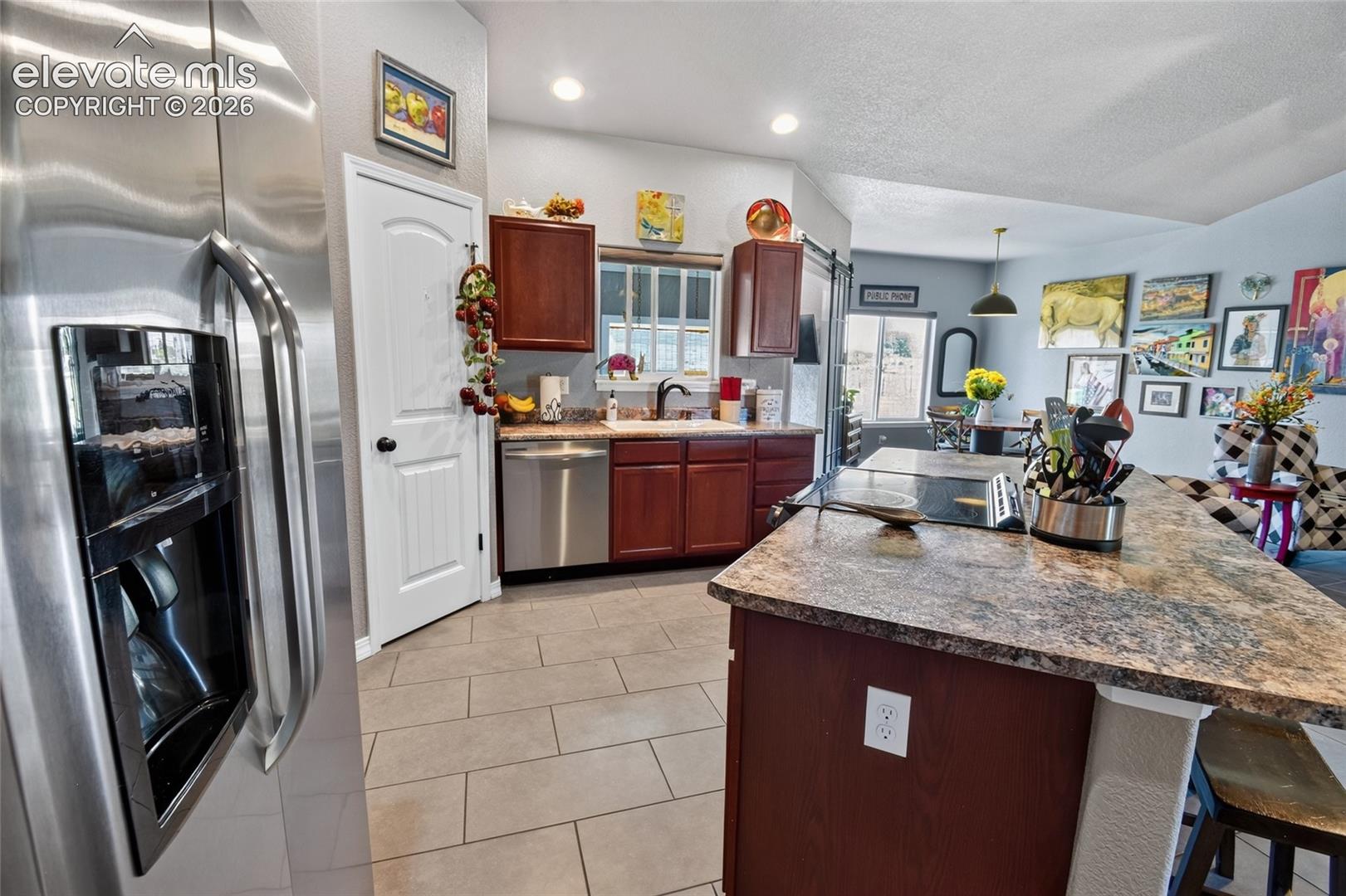 Listing photo 30 for 1615 28th Lane