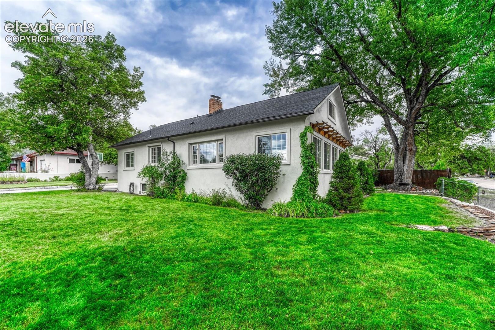 Listing photo 39 for 1900 E San Rafael Street
