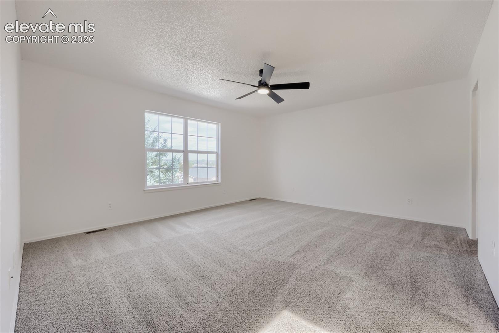 Listing photo 18 for 437 Kearney Avenue