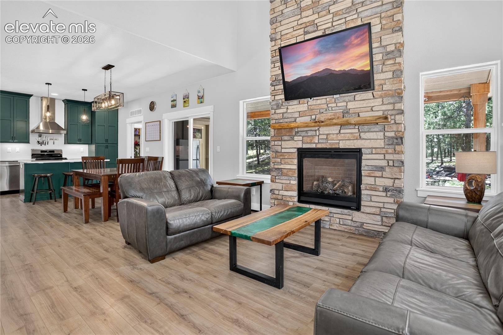 Listing photo 4 for 9920 Hodgen Road
