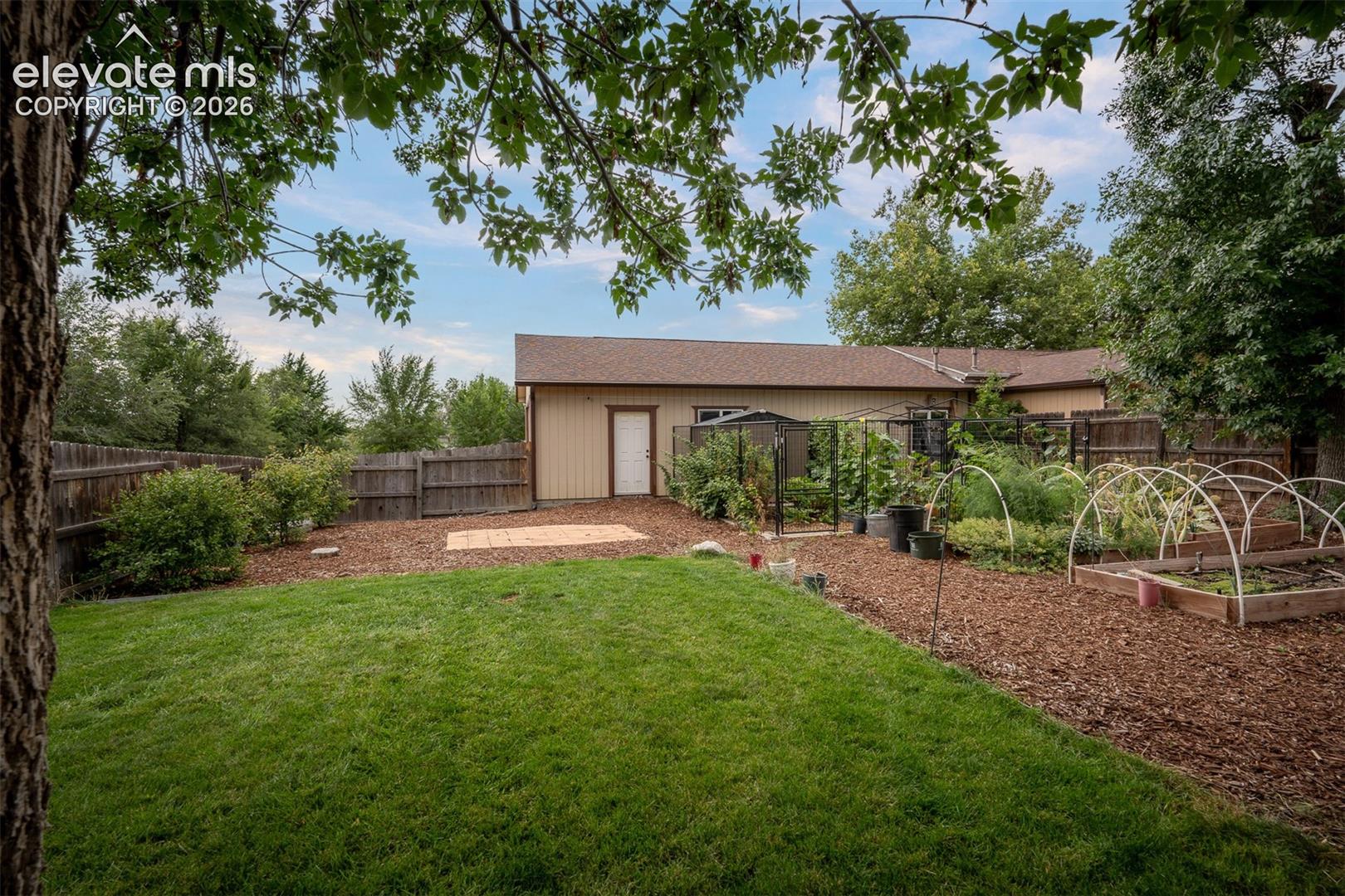 Listing photo 35 for 5119 Constitution Avenue