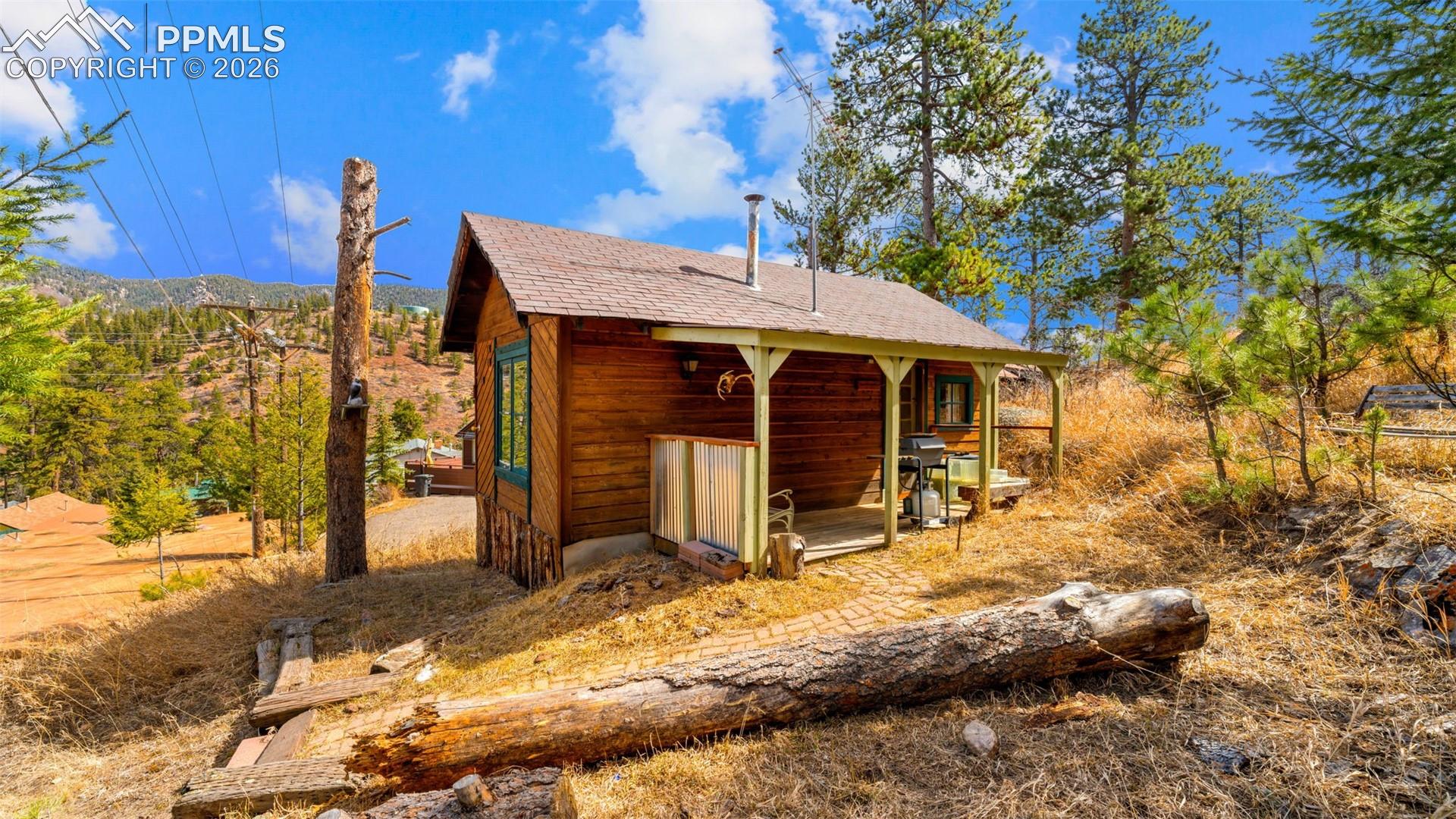 Listing photo 6 for 10345 Aspen Street