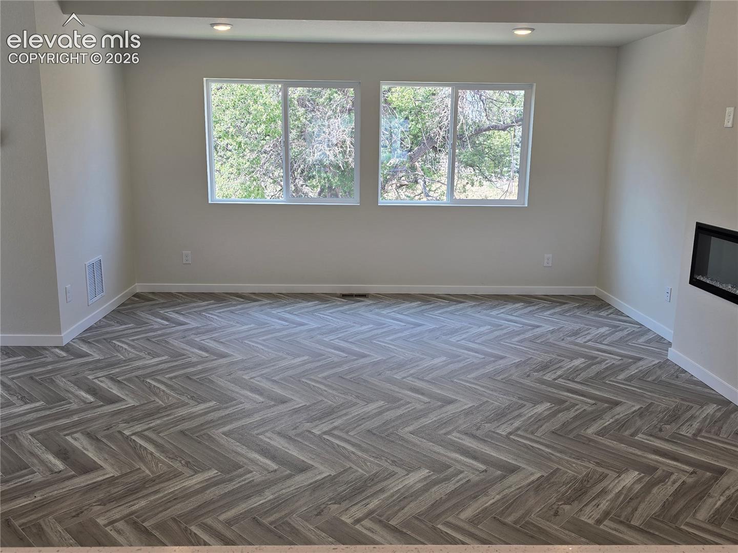 Listing photo 8 for 4512 Hawk Haven View
