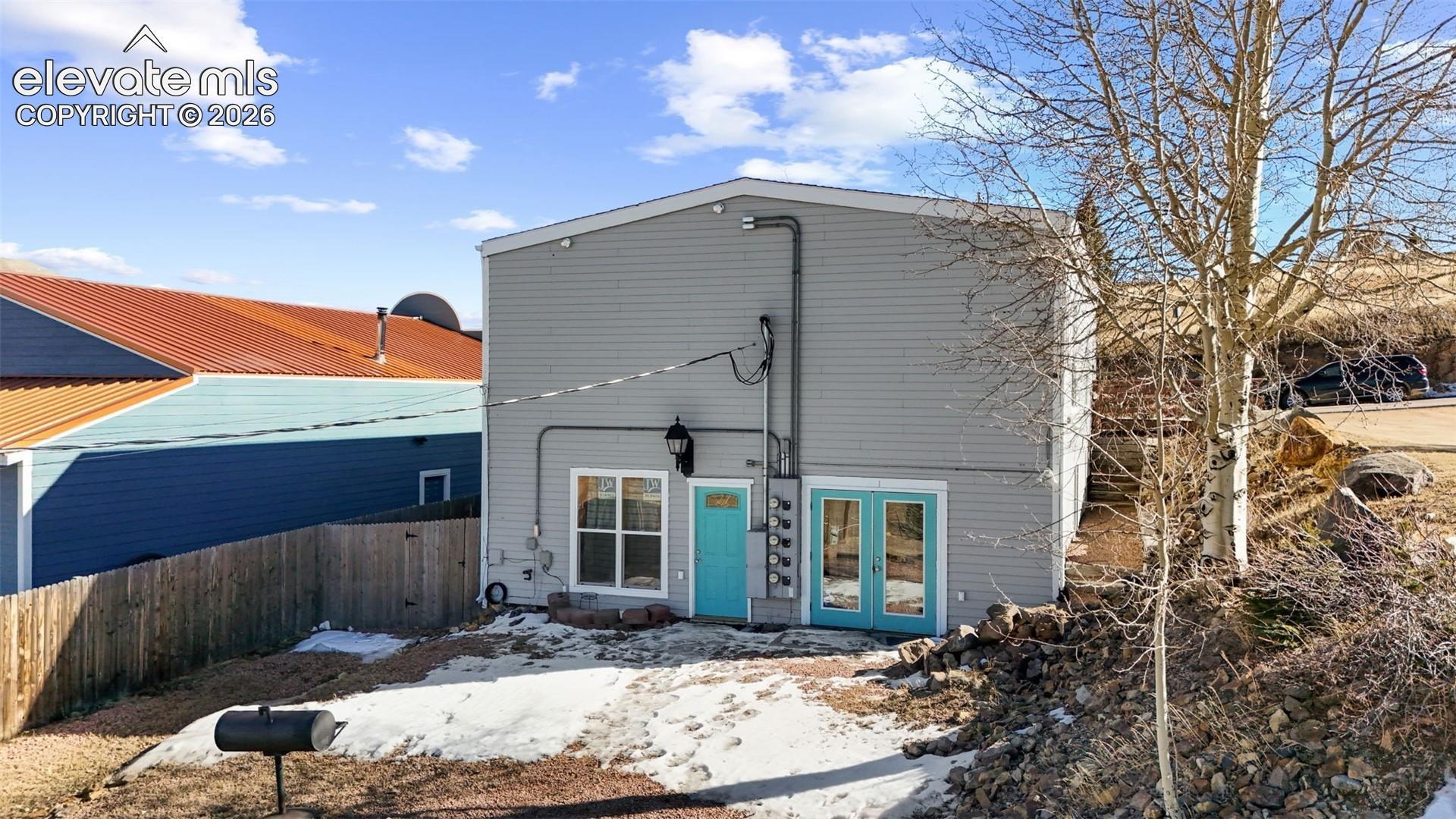 Listing photo 6 for 217 W Masonic Avenue