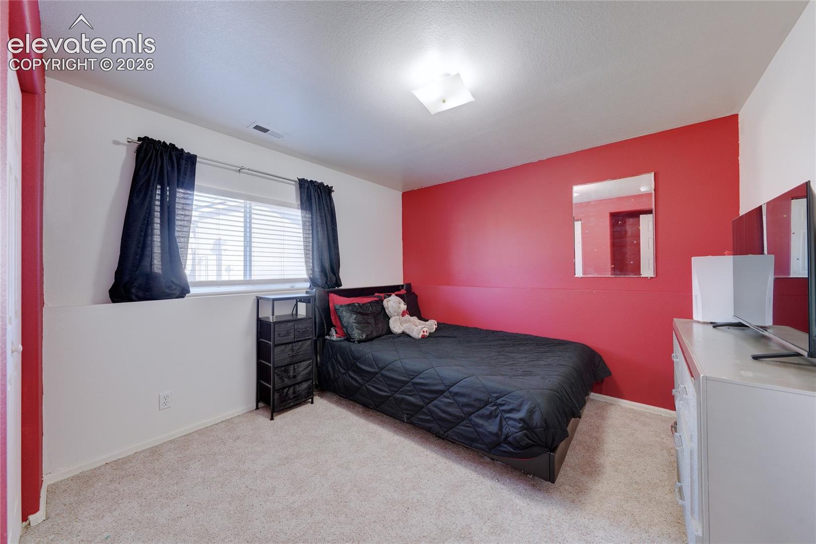 Listing photo 16 for 299 S Falcon Drive