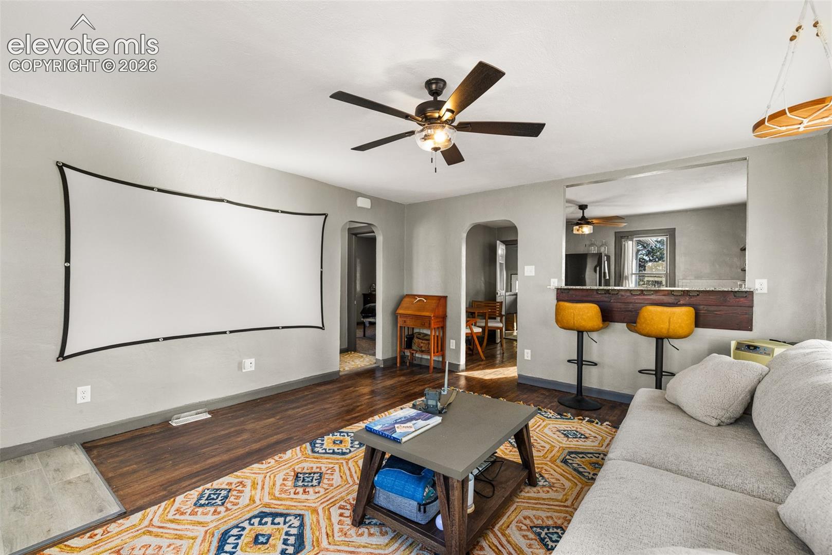 Listing photo 4 for 2330 Cheyenne Avenue