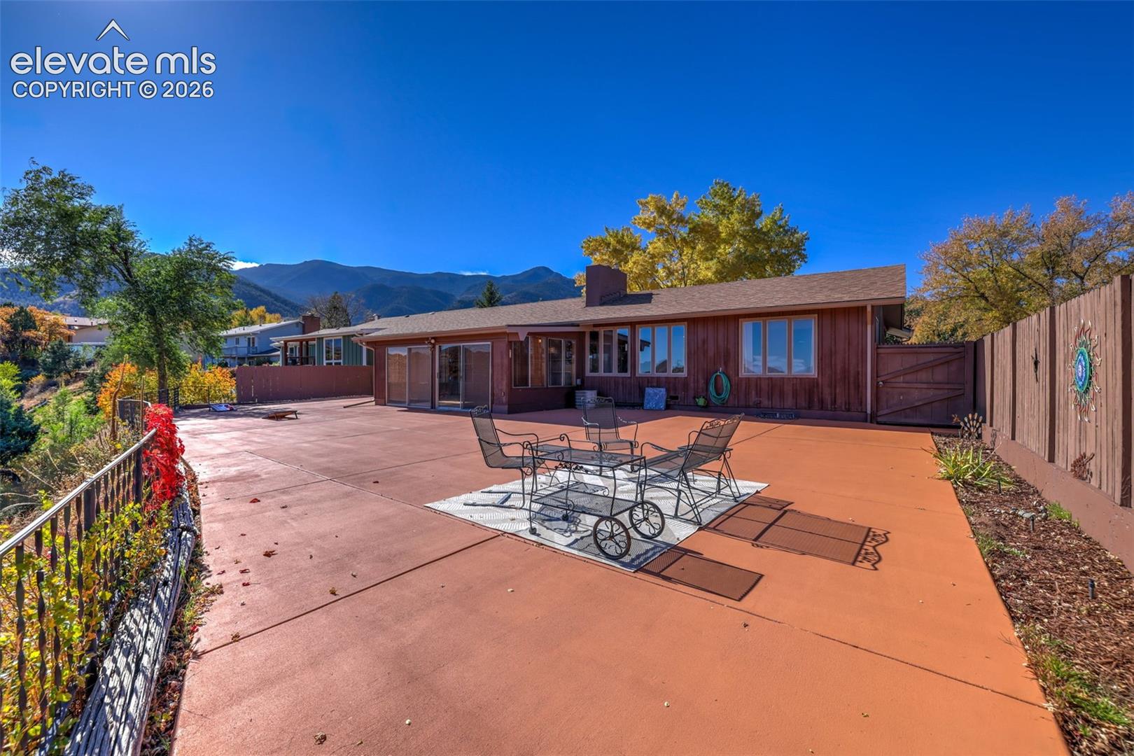 Listing photo 35 for 223 Crystal Hills Boulevard