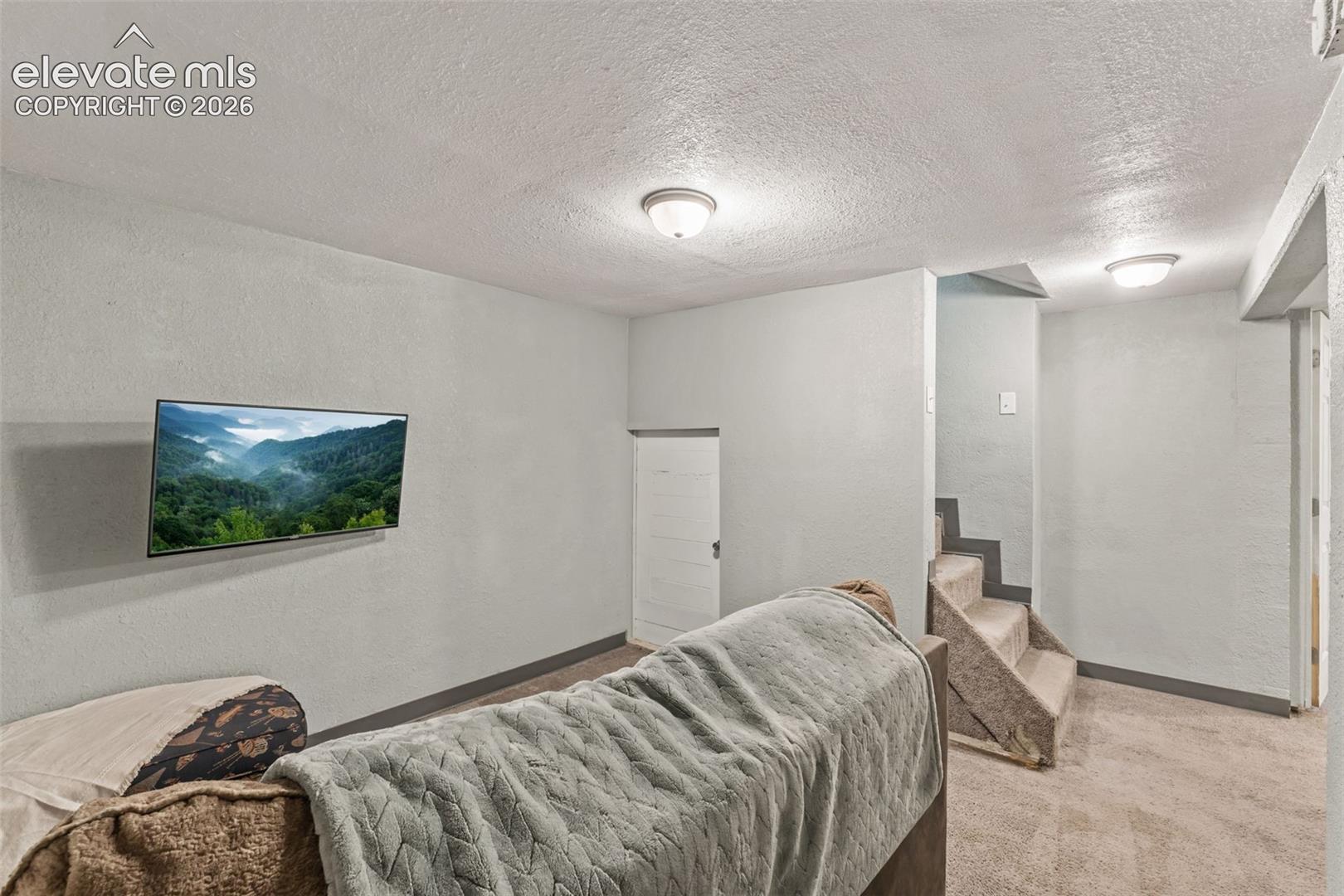 Listing photo 31 for 1726 E Evans Avenue