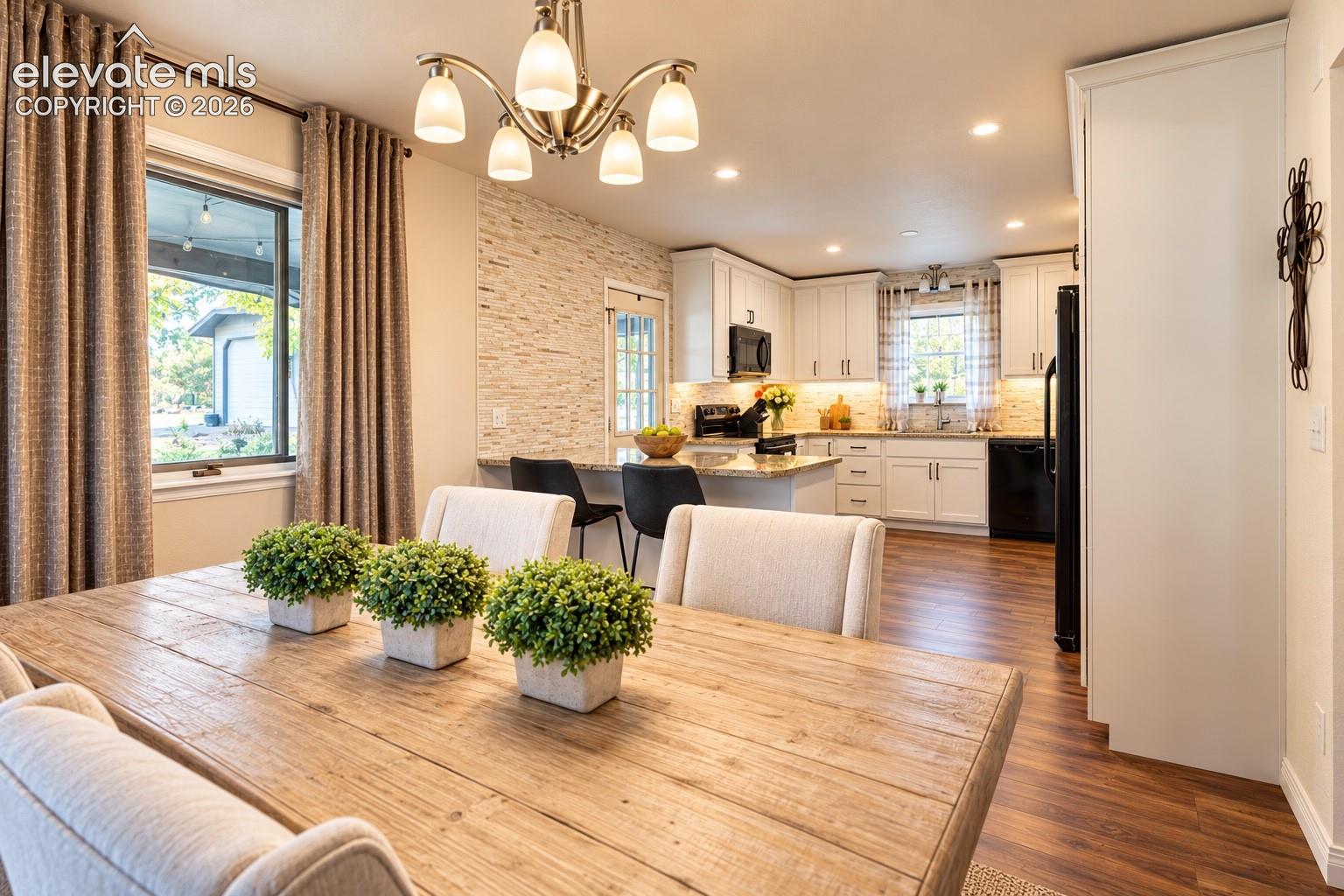 Listing photo 9 for 721 Sunnywood Place