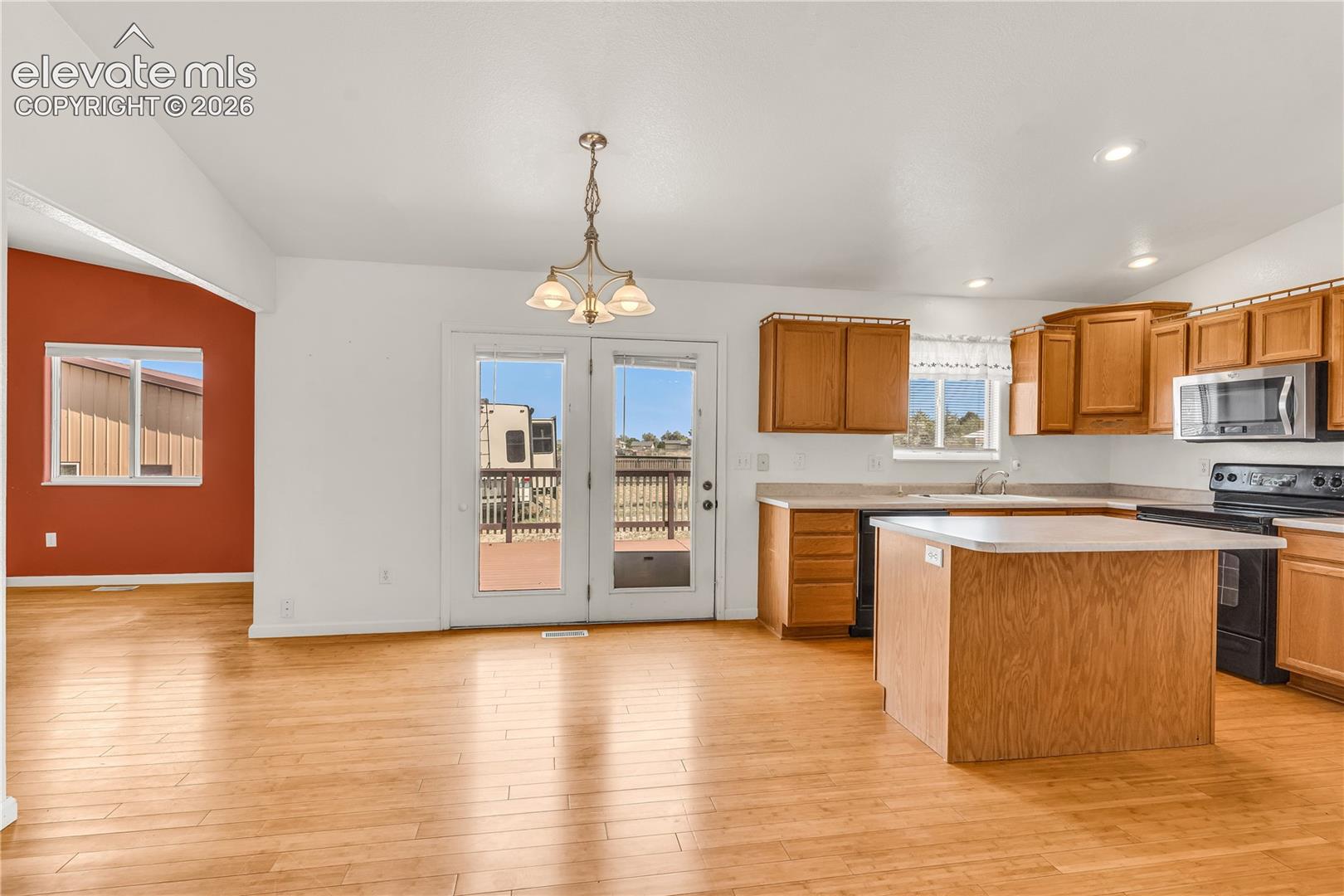 Listing photo 7 for 508 S Bayfield Avenue