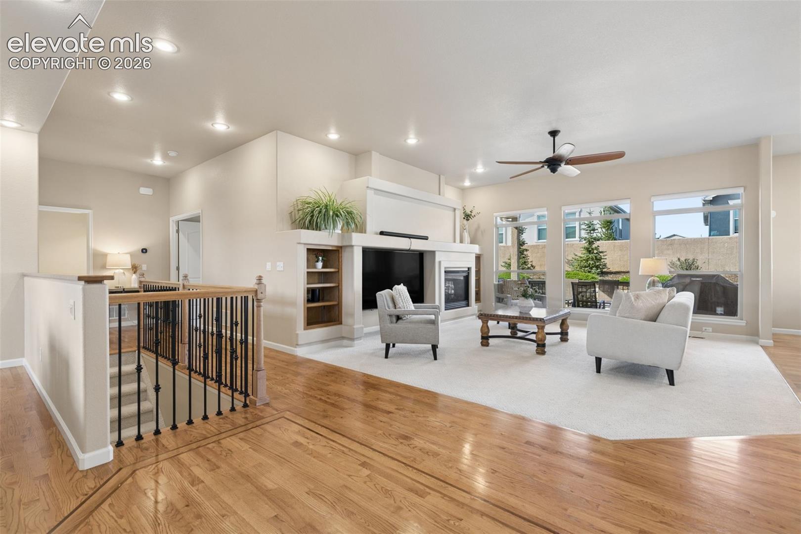 Listing photo 5 for 1420 Symphony Heights