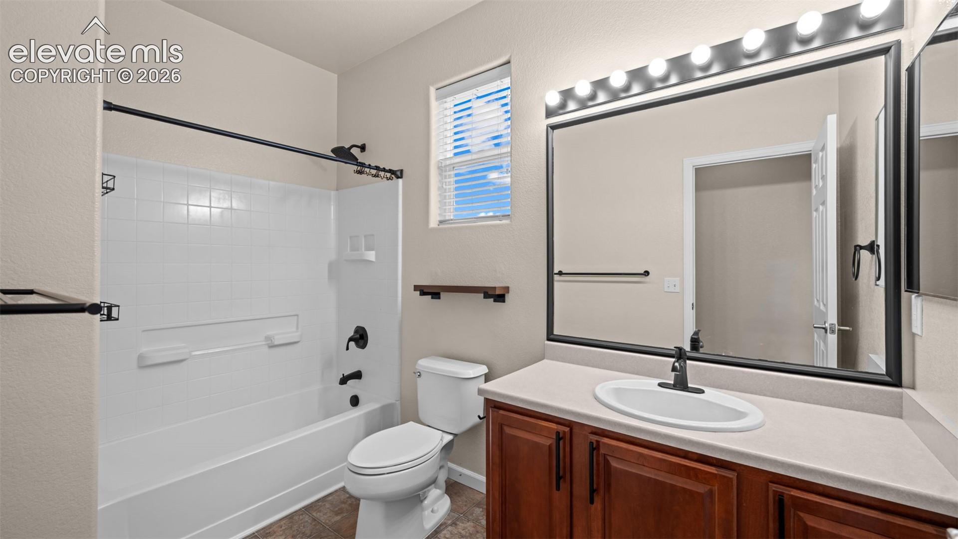 Listing photo 17 for 7514 Jaoul Point
