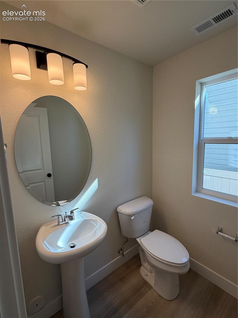 Listing photo 3 for 5148 Somervell Court