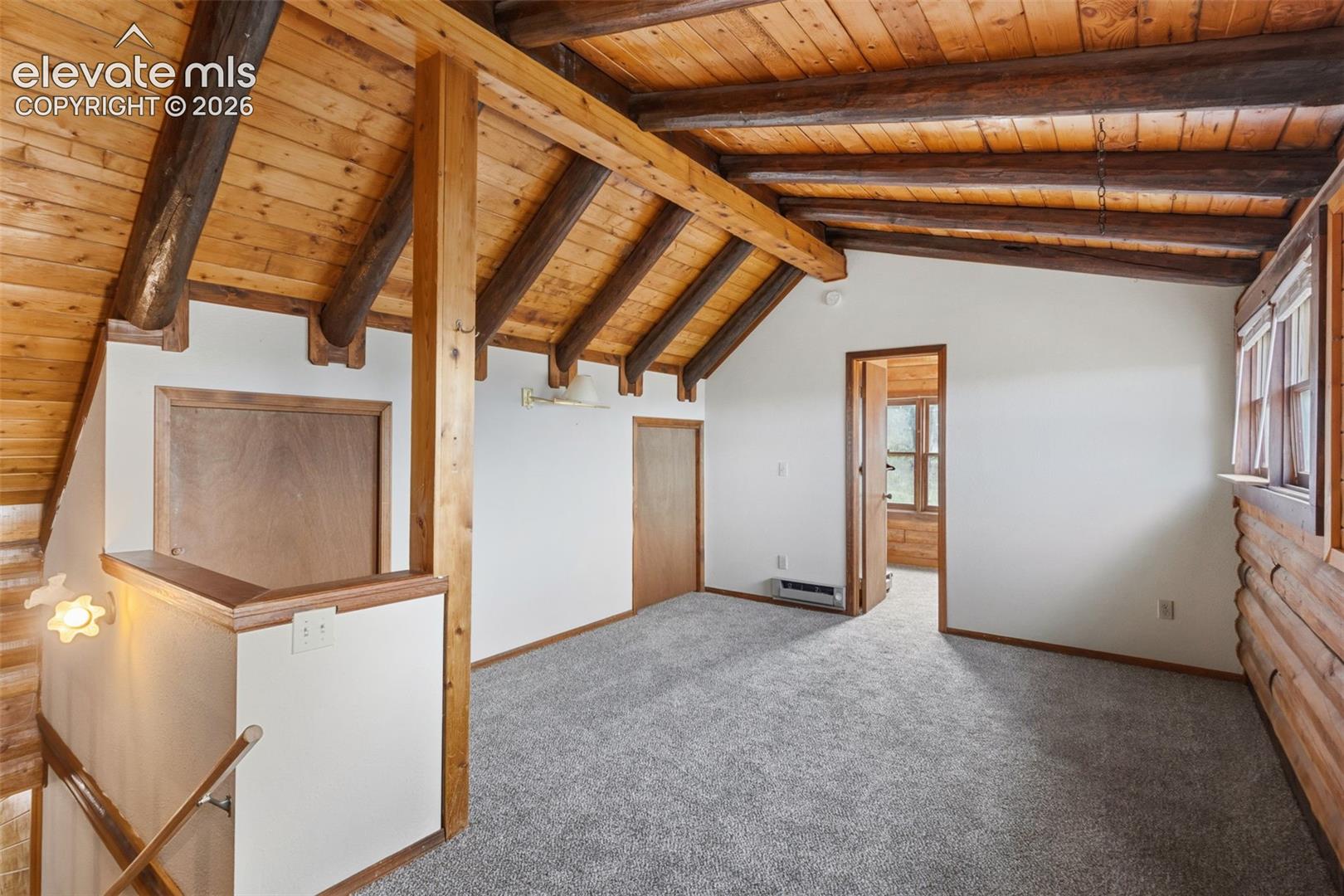 Listing photo 17 for 258 Appian Way