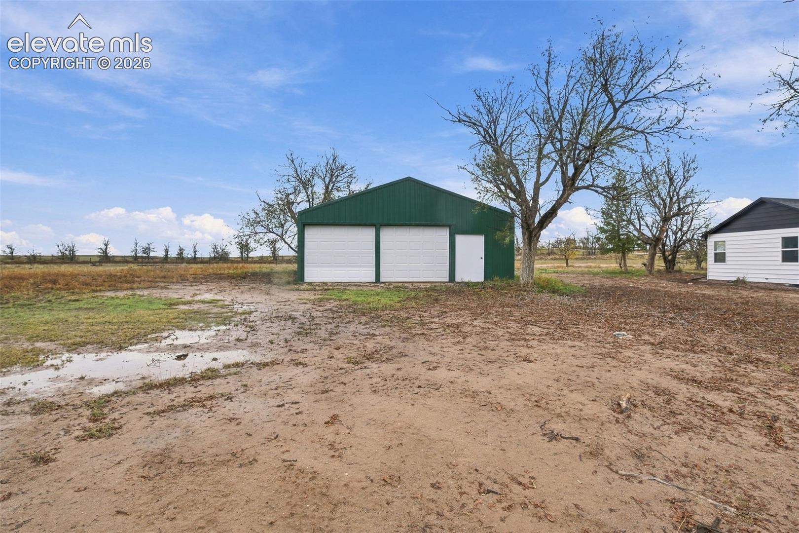 Listing photo 36 for 10672 Boone Road