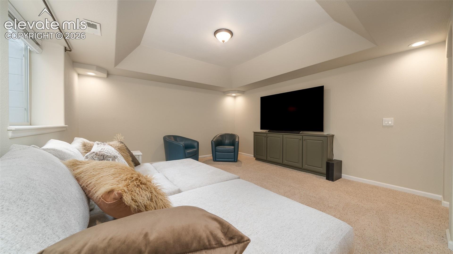 Listing photo 25 for 40 Wuthering Heights Drive