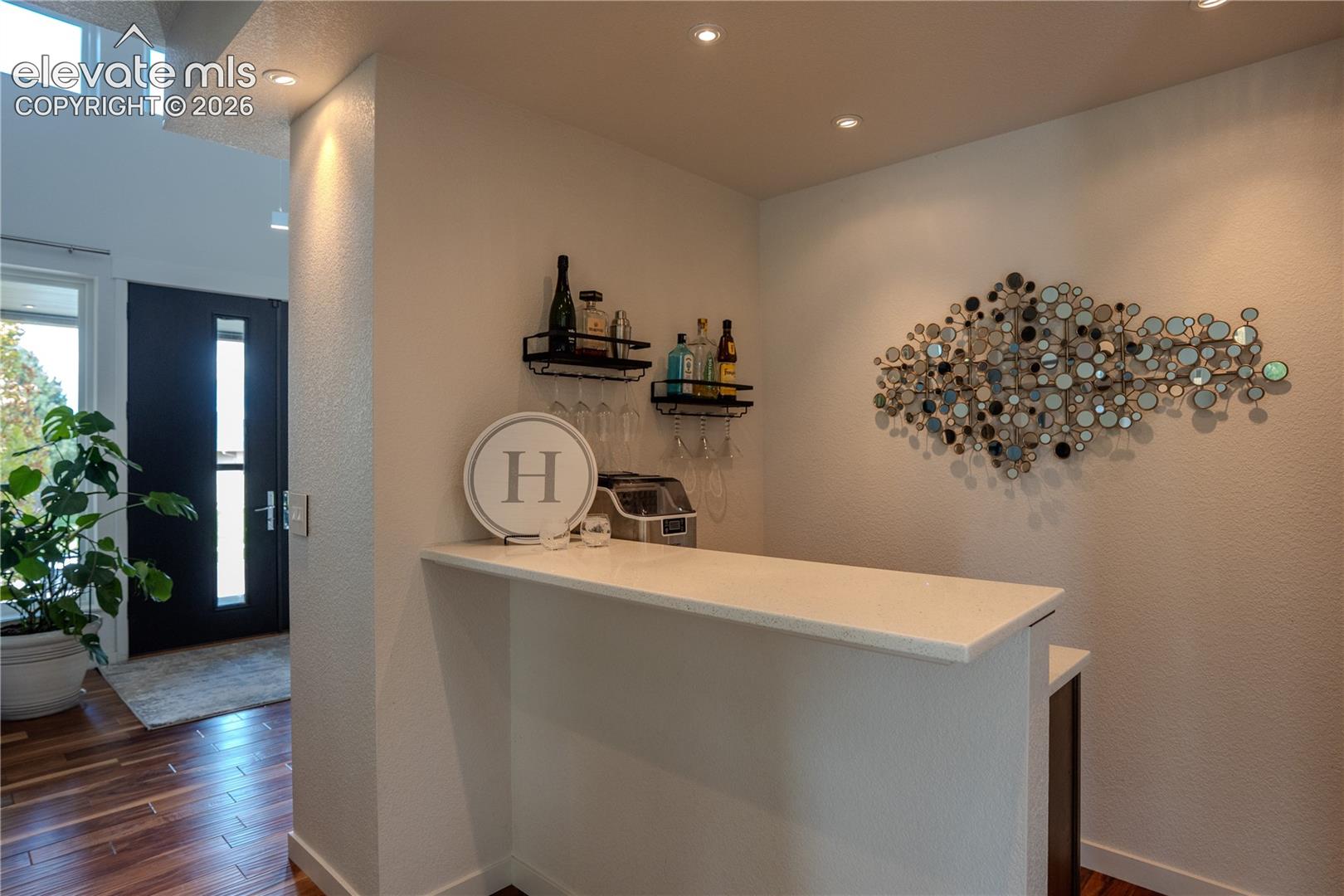 Listing photo 16 for 5638 Venezia Way