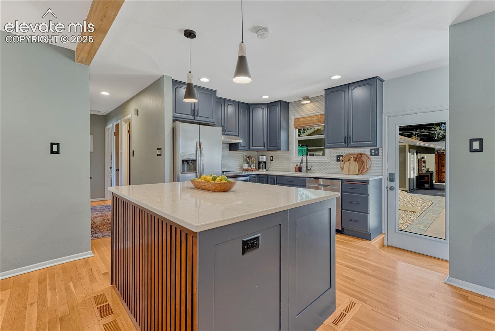 Listing photo 14 for 2845 N Institute Street