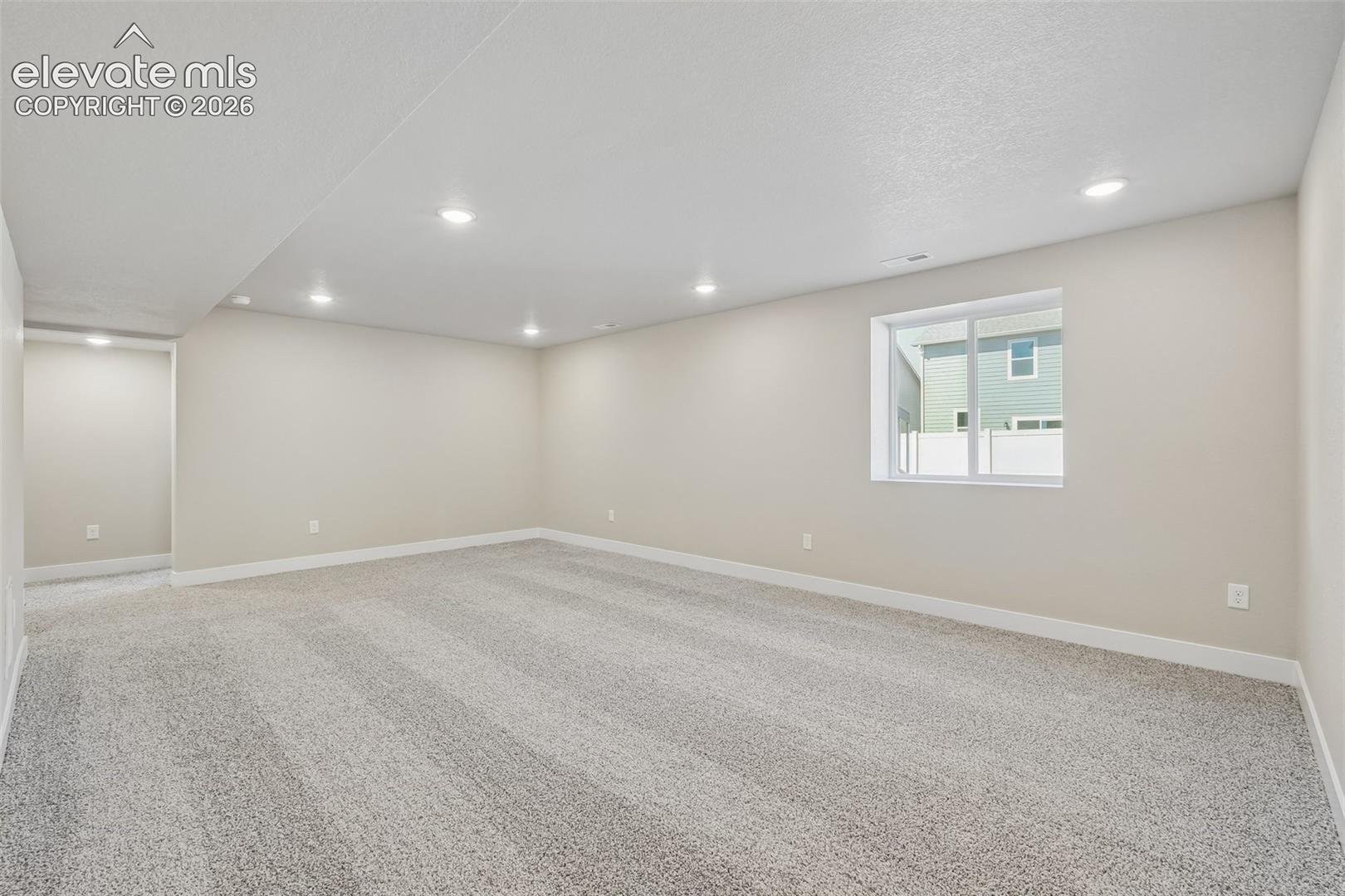 Listing photo 37 for 9696 Blaurock Drive