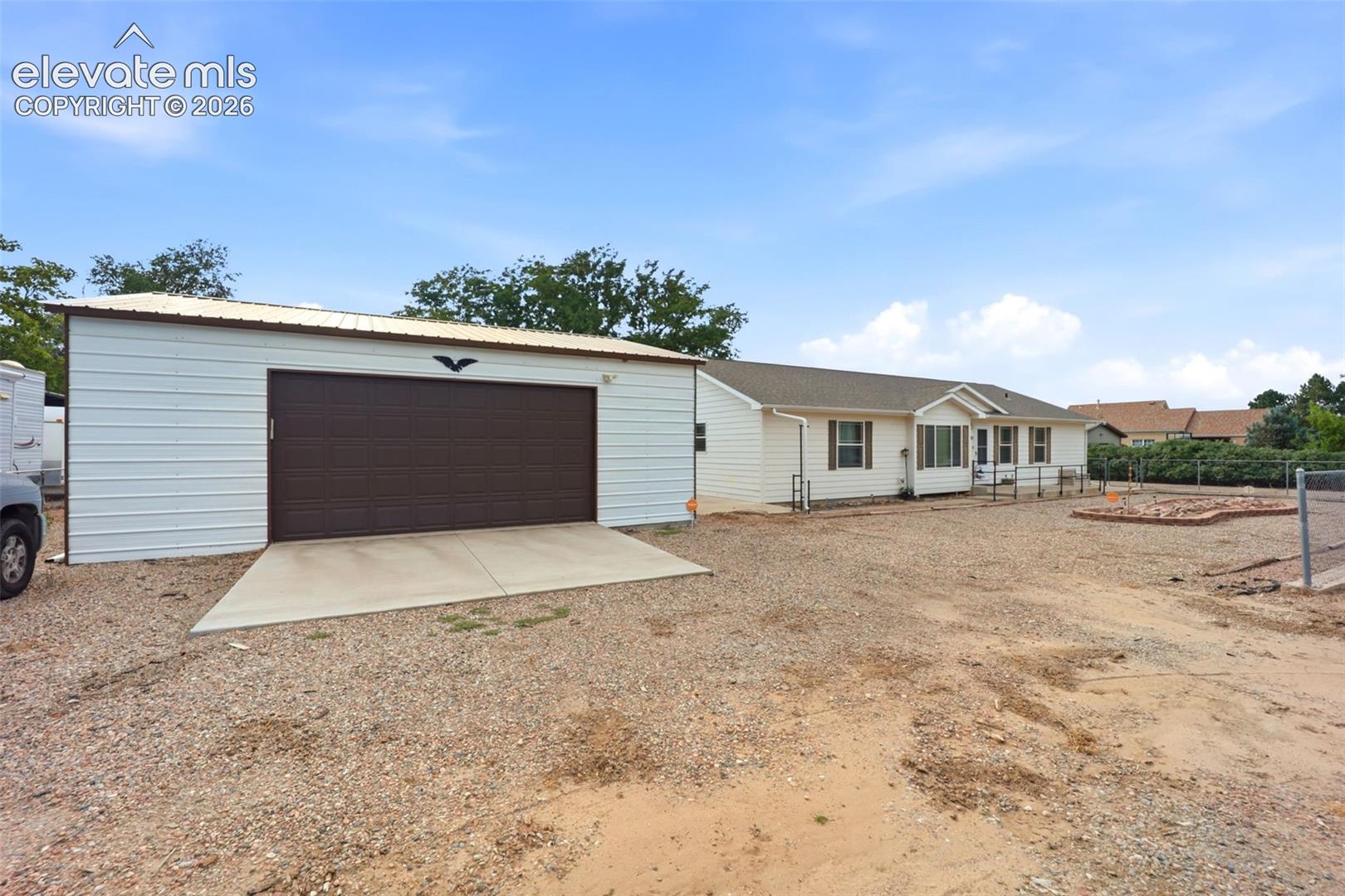 Listing photo 5 for 1581 Center Lane