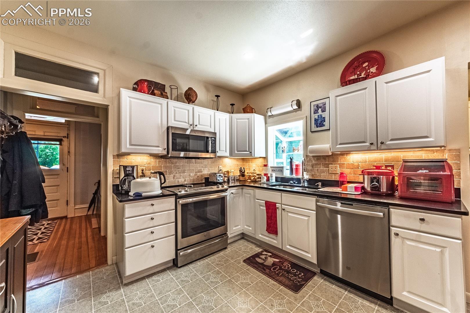 422 Dale Street, photo 15