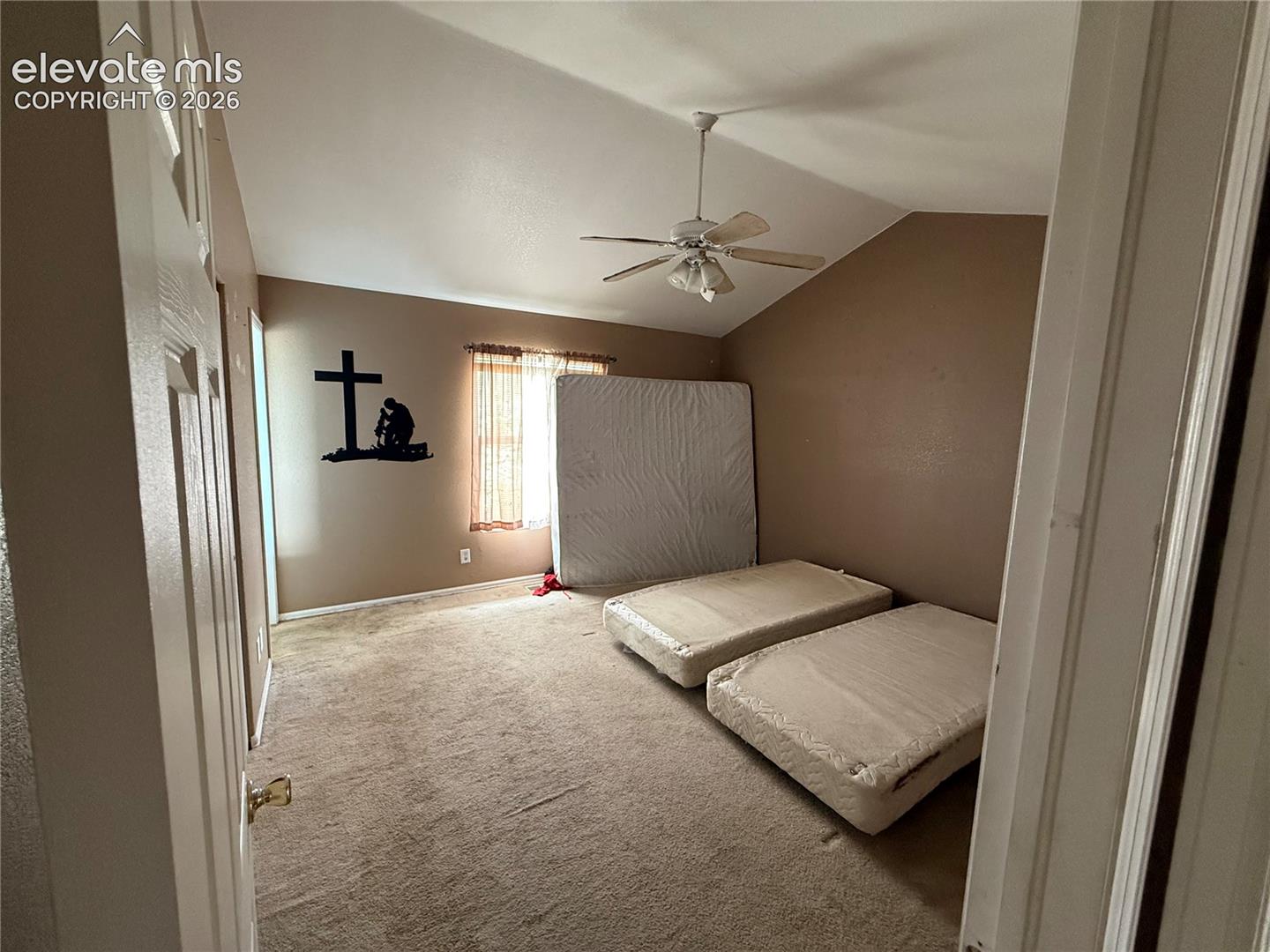 Listing photo 15 for 193 W Legend Drive