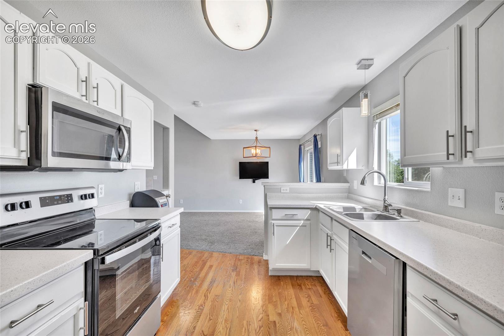 Listing photo 15 for 1204 White Stone Way