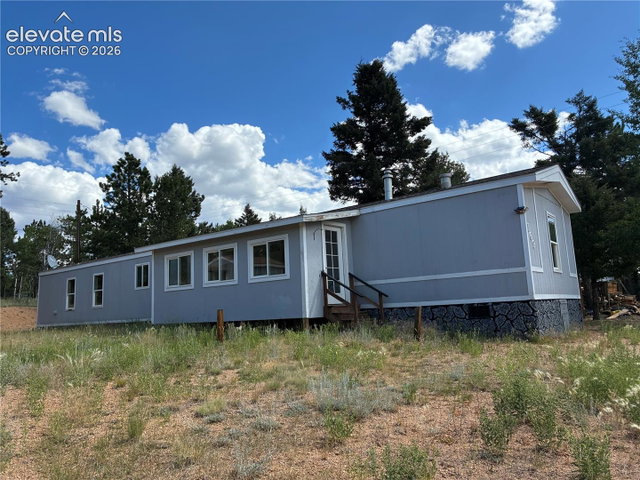 169 Daisy Street — listing photo