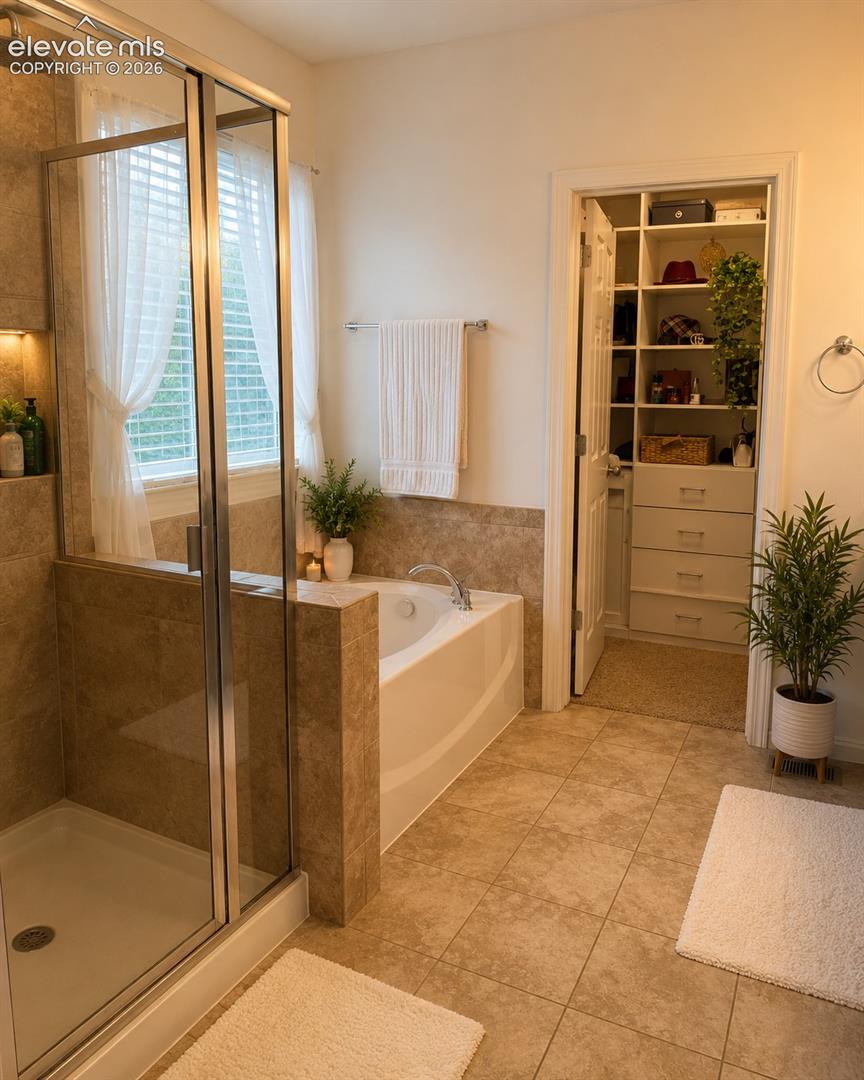 Listing photo 11 for 10096 Everglades Drive