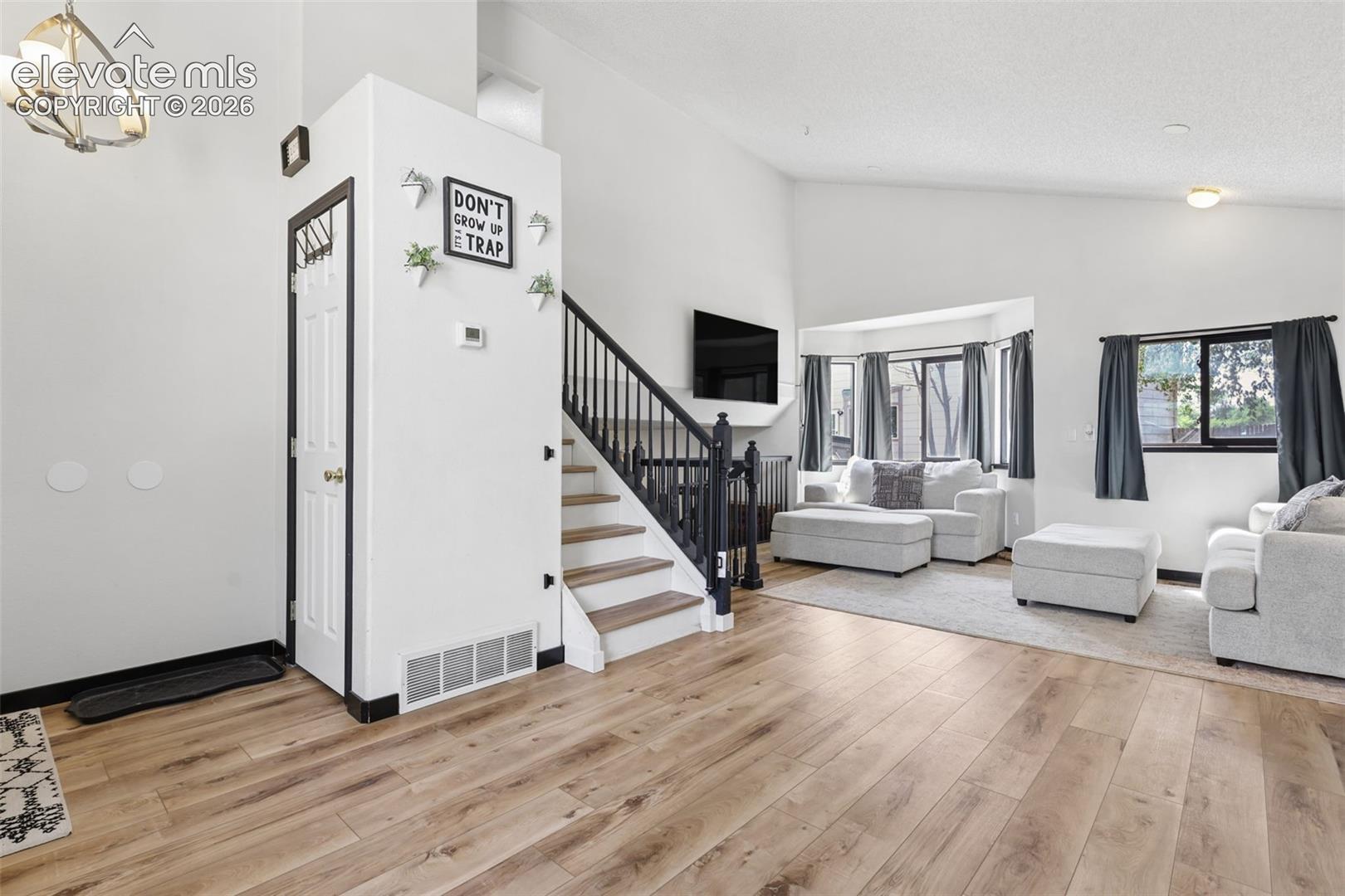 Listing photo 4 for 601 Rye Ridge Road