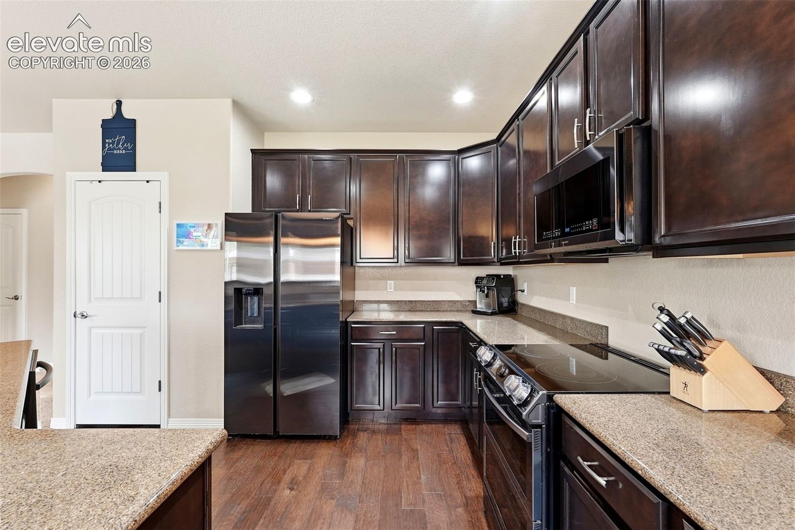 Listing photo 16 for 10567 Mount Evans Drive