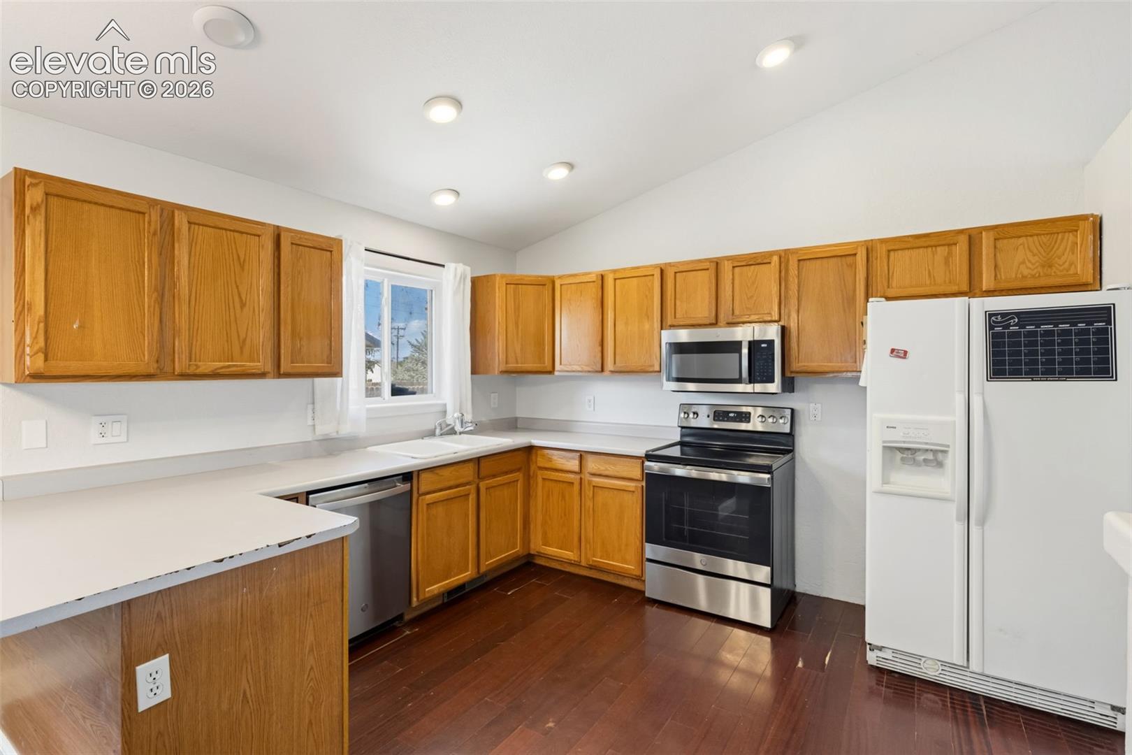 Listing photo 16 for 305 Alma Avenue