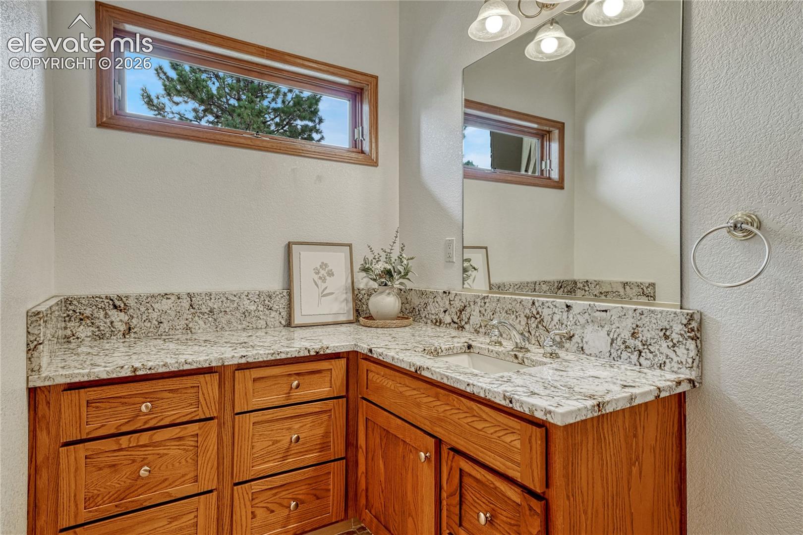 Listing photo 33 for 19435 Sherwood Trail