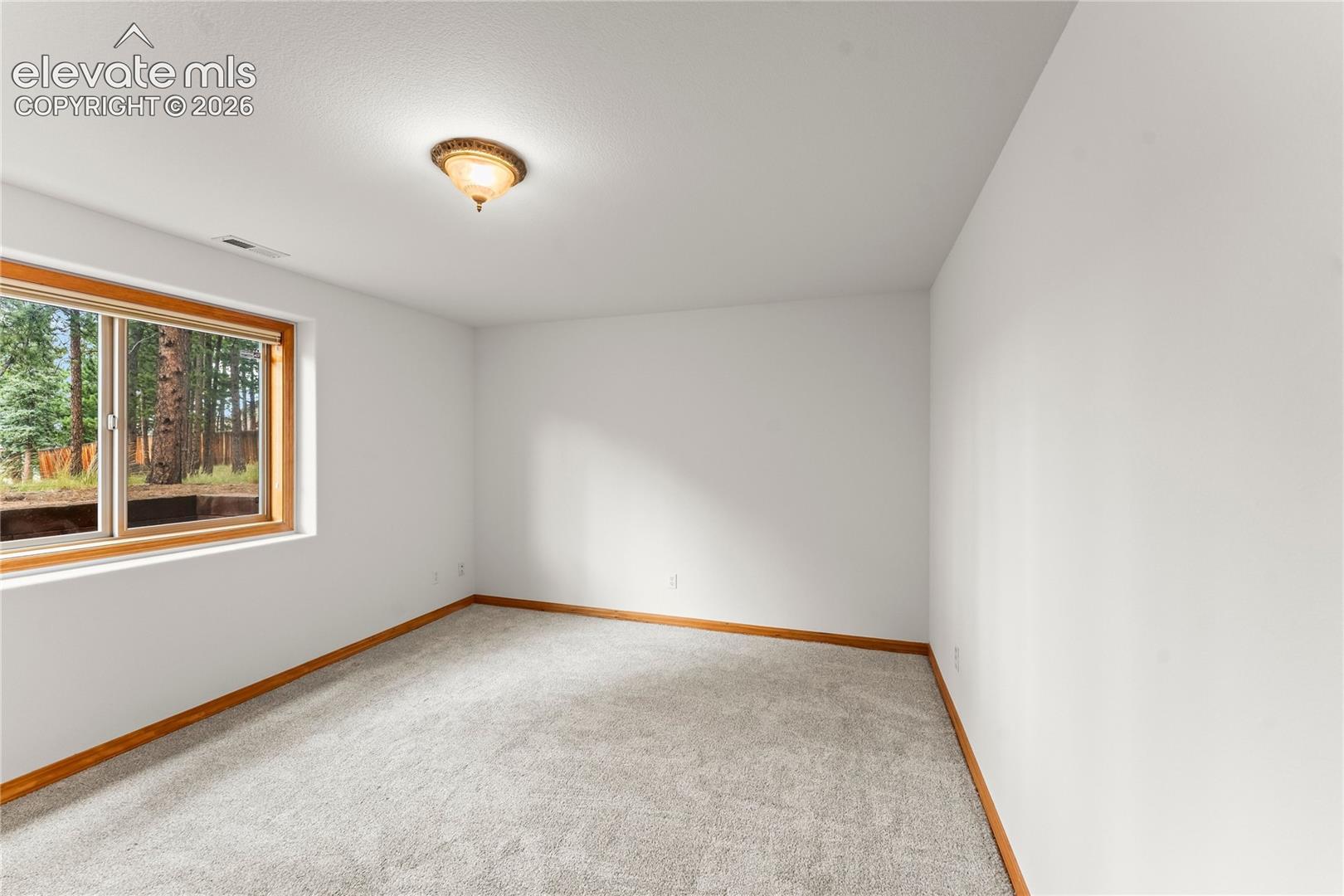 Listing photo 34 for 113 Flagstick Drive