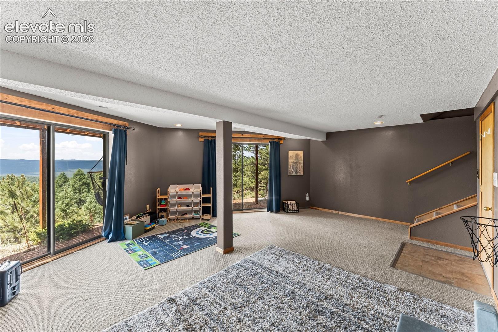 Listing photo 31 for 102 Douglas Fir Lane