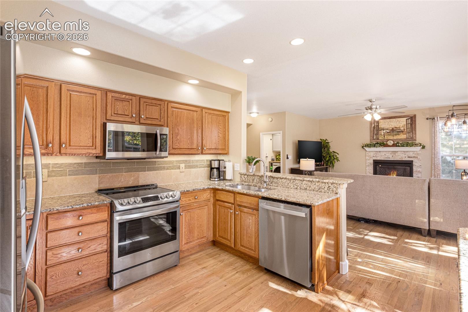 Listing photo 10 for 19905 Riverglen Lane