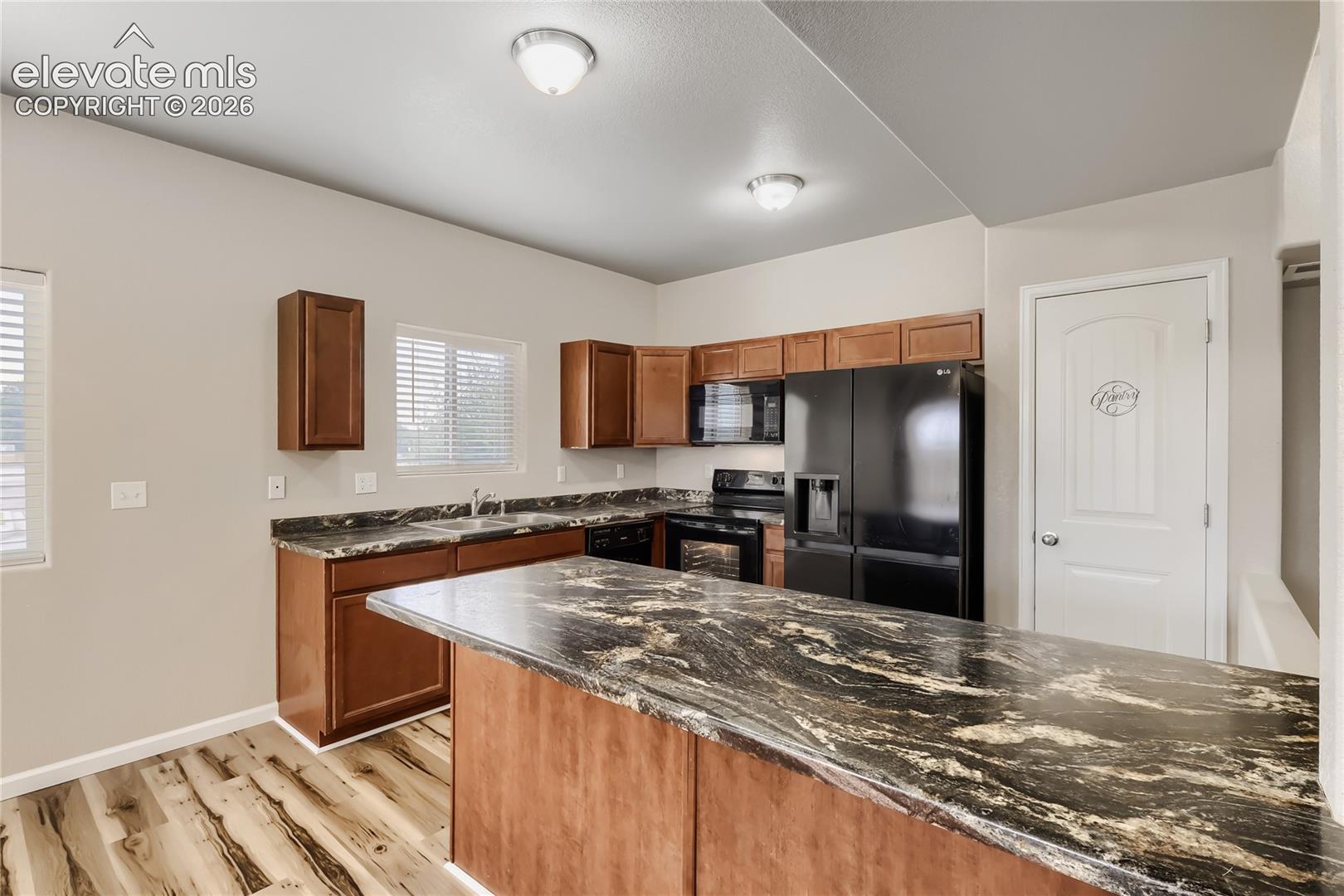 Listing photo 9 for 7104 Bracken Place