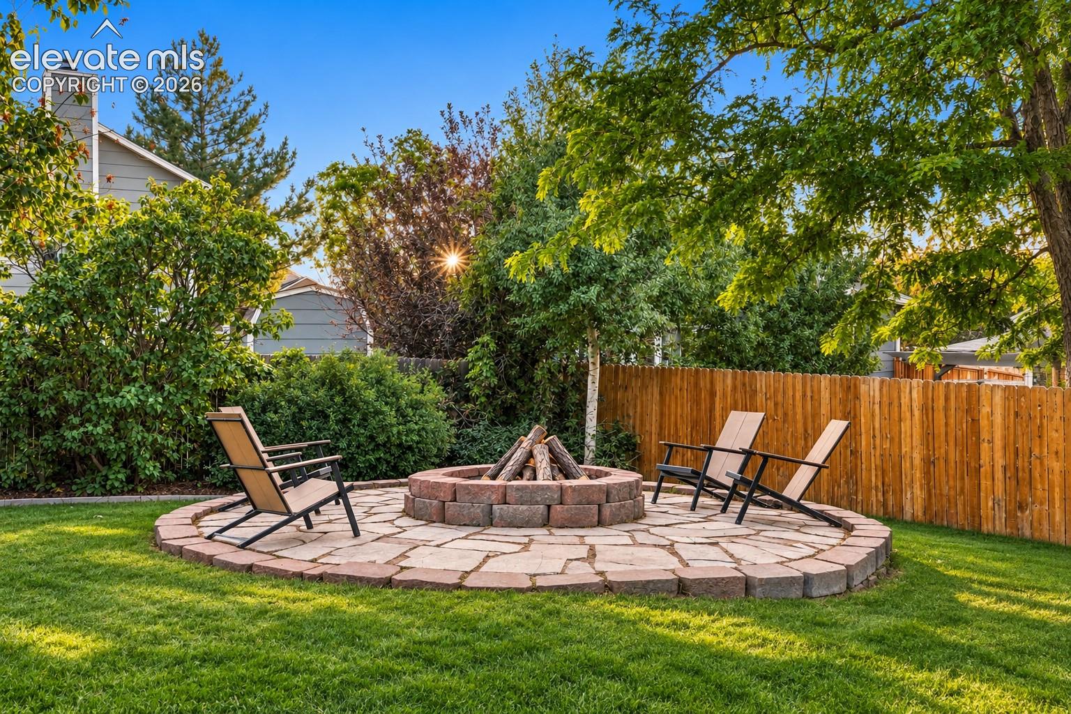 Listing photo 6 for 271 N Holcomb Circle