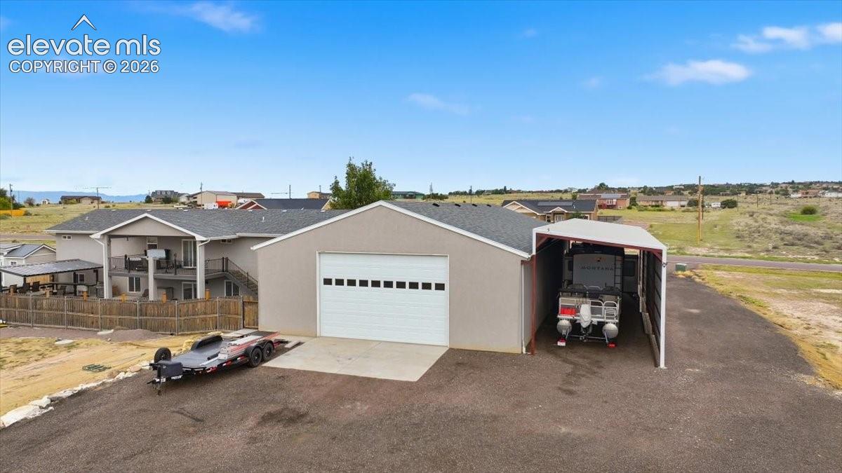 Listing photo 9 for 1516 N Platteville Boulevard