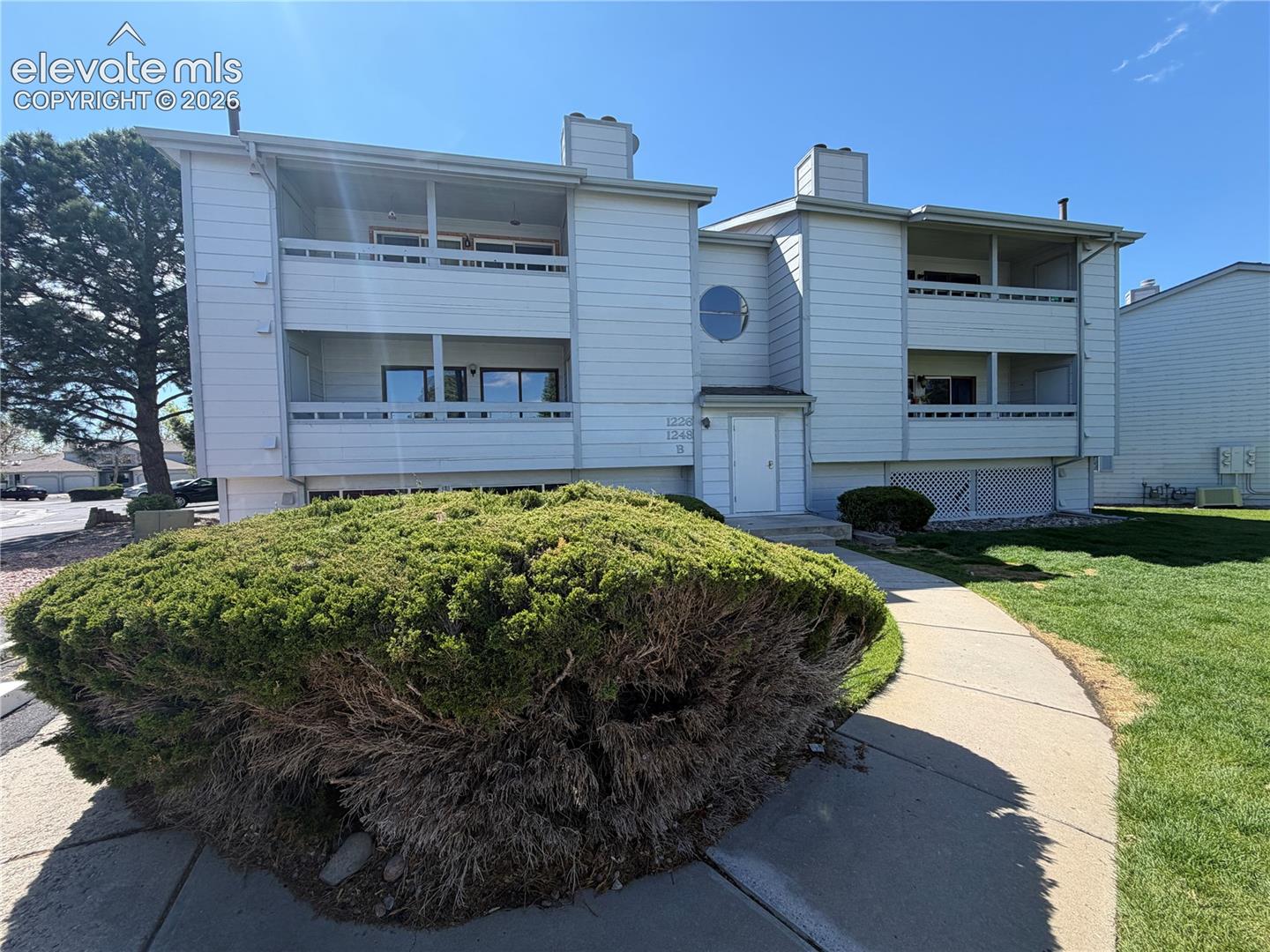1228 Firefly Circle