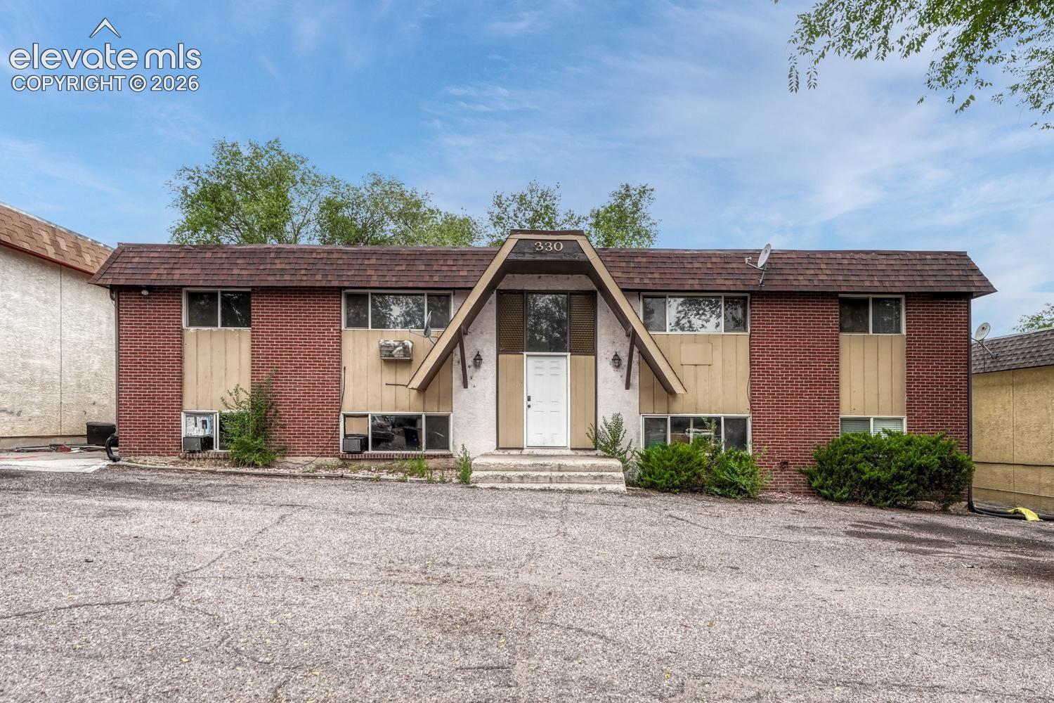 330 Vehr Drive — listing photo