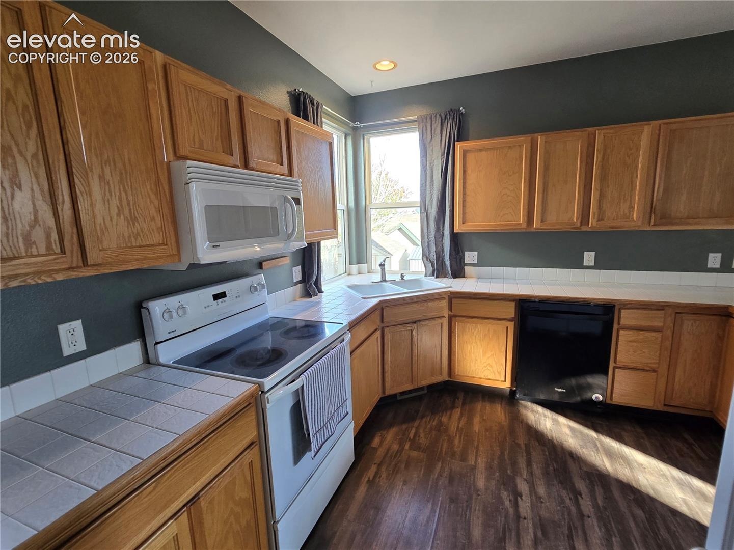 Listing photo 14 for 8059 Oliver Road